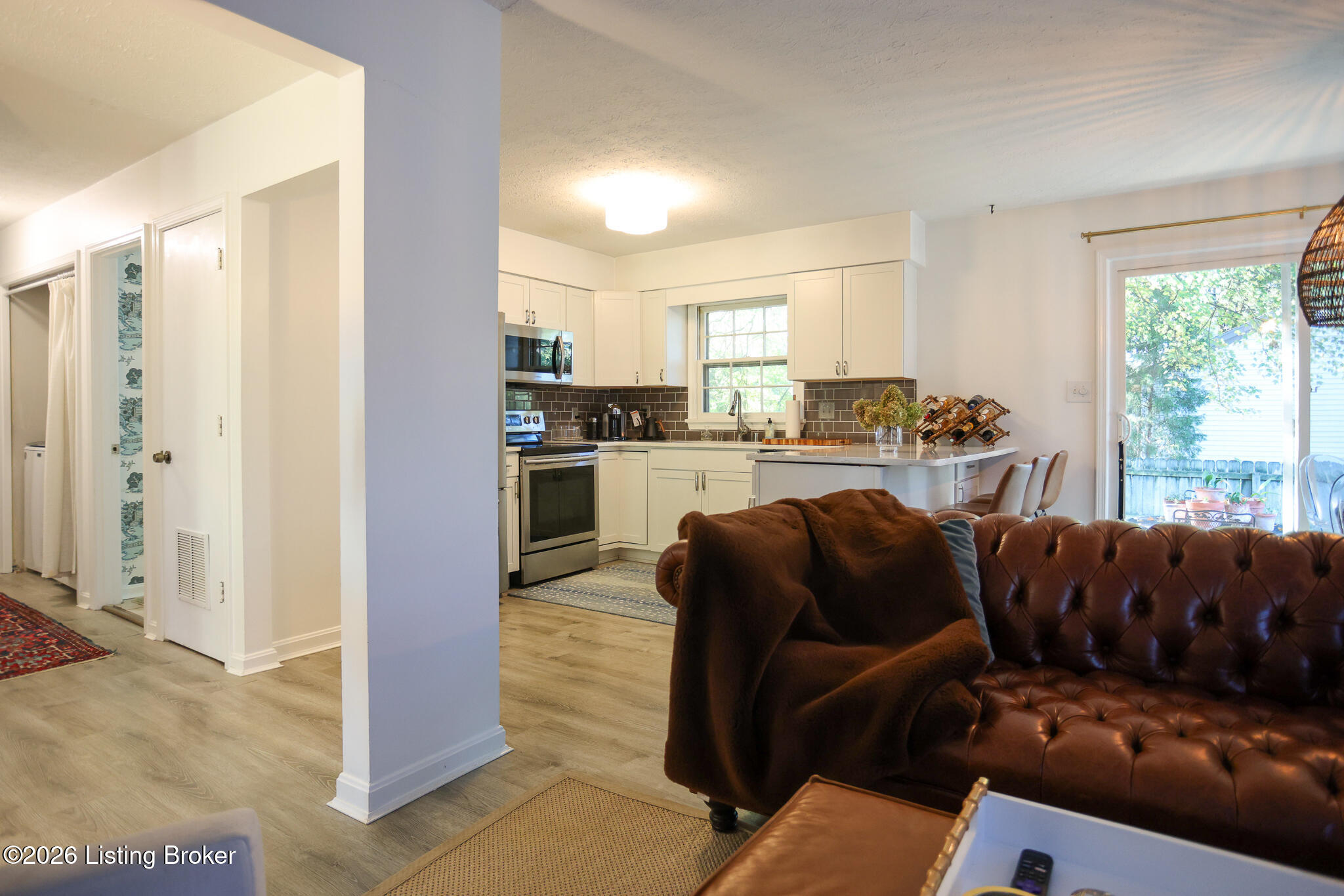 7102 Lydgate Dr Property Photo 4