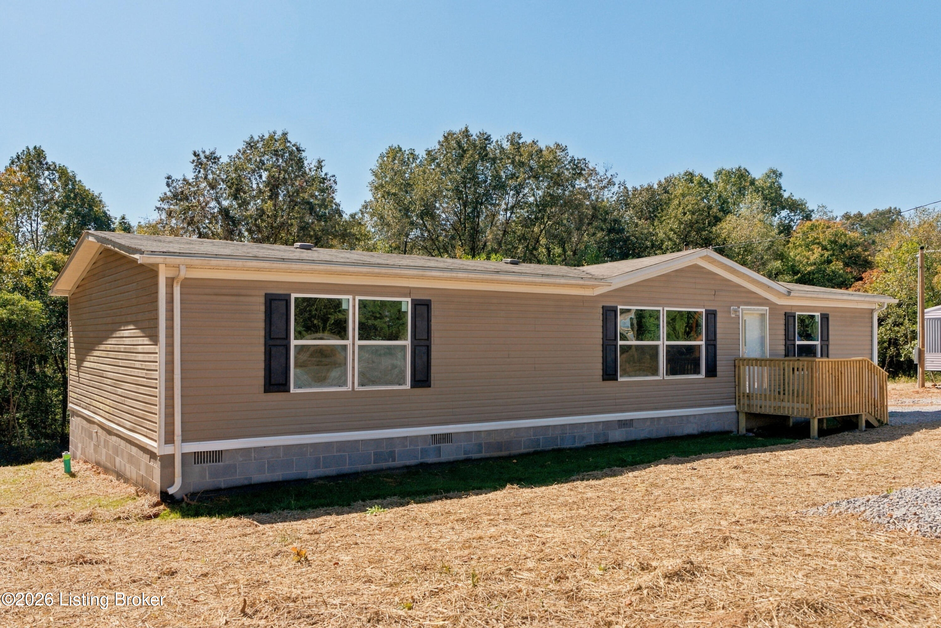 111 Phillips Ln Property Photo 5