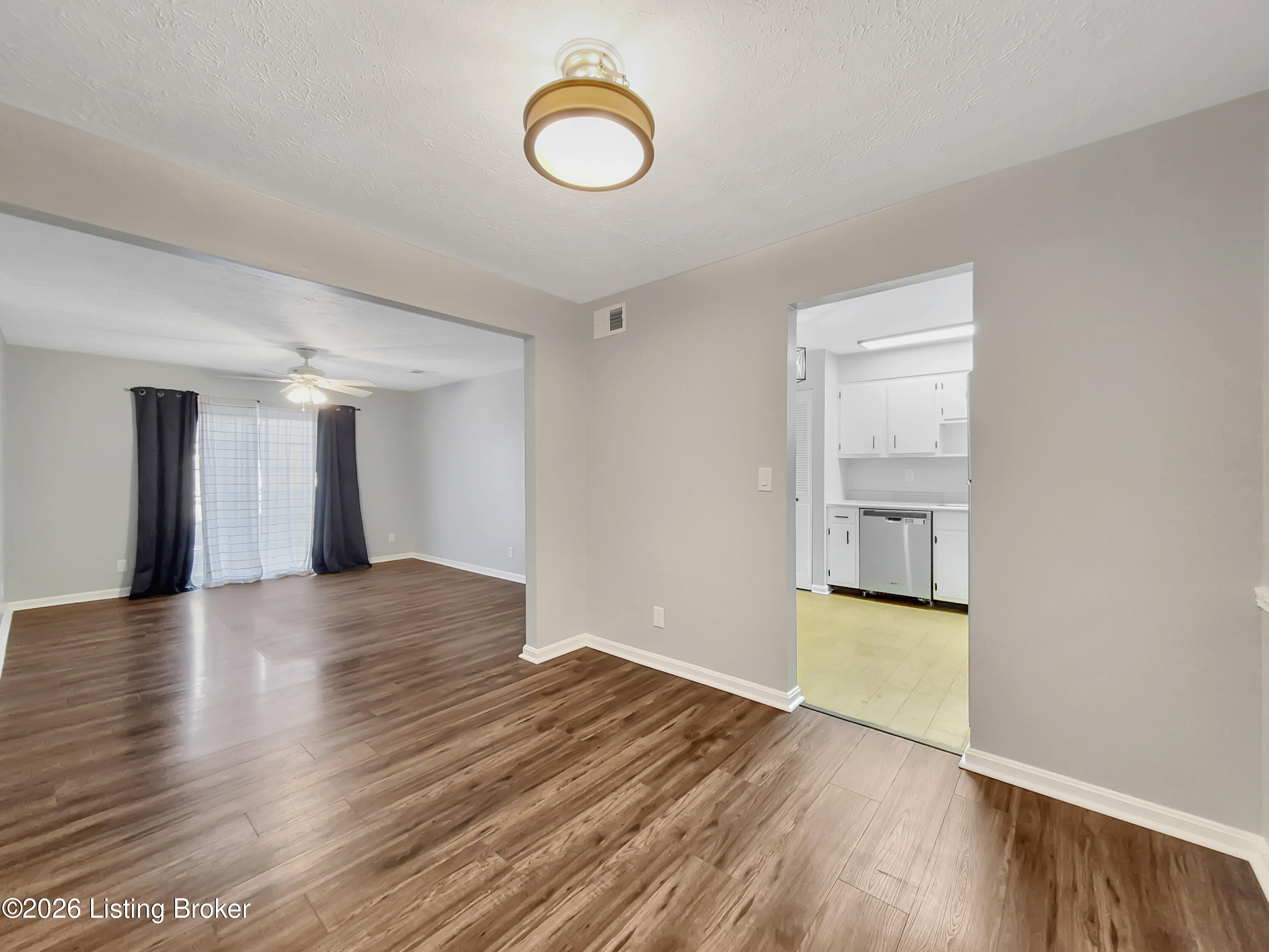 107 Algiers Ct Apt 2 Property Photo 4