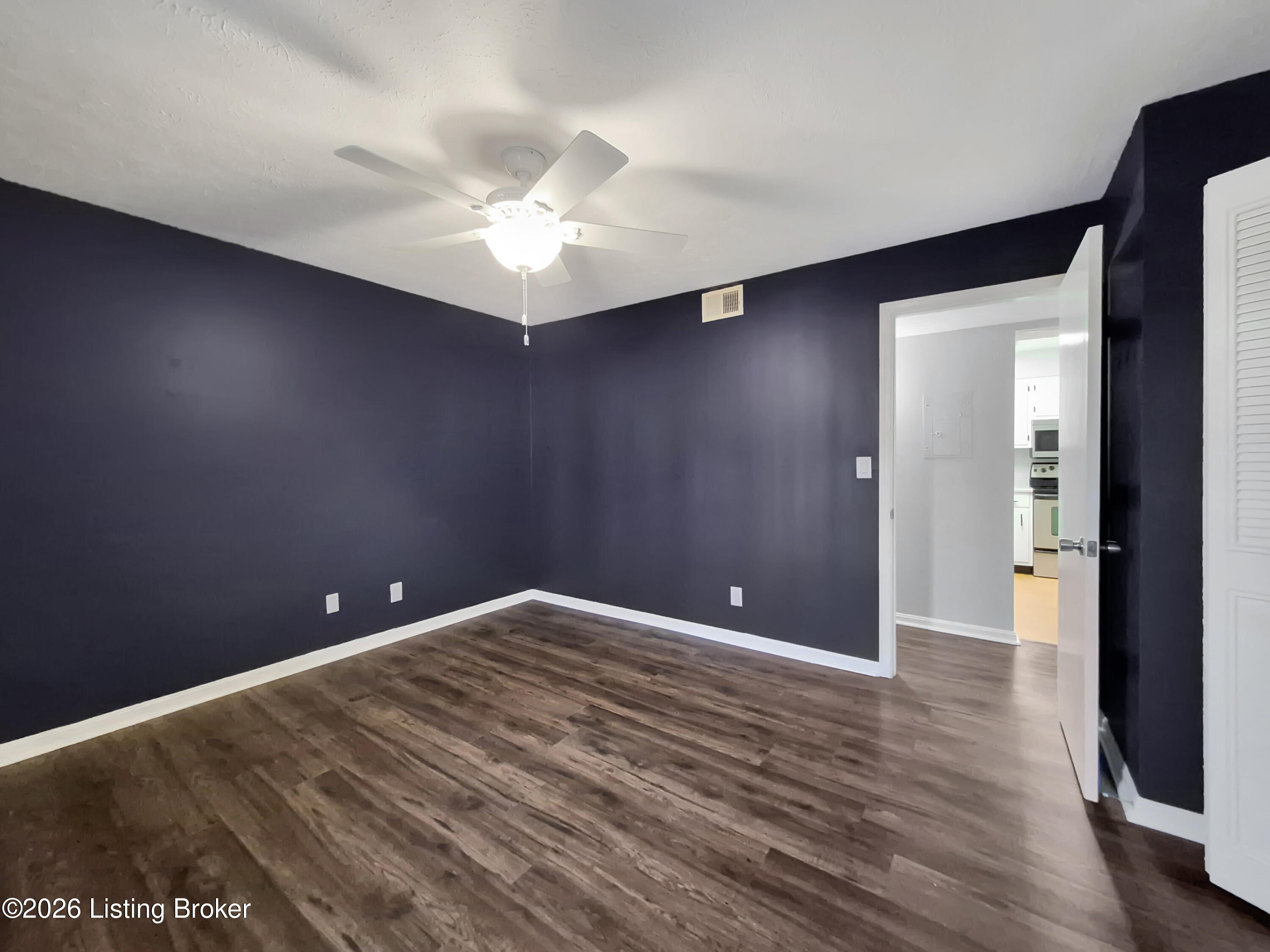 107 Algiers Ct Apt 2 Property Photo 16