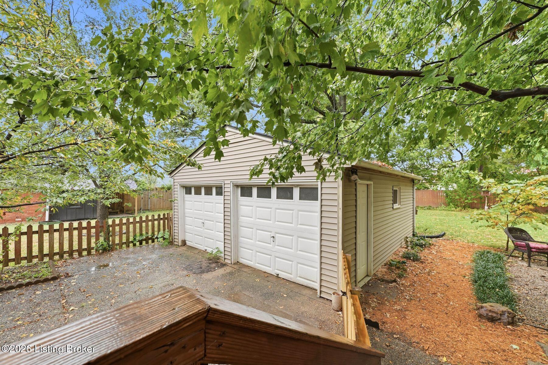 2209 Beargrass Ave Property Photo 3