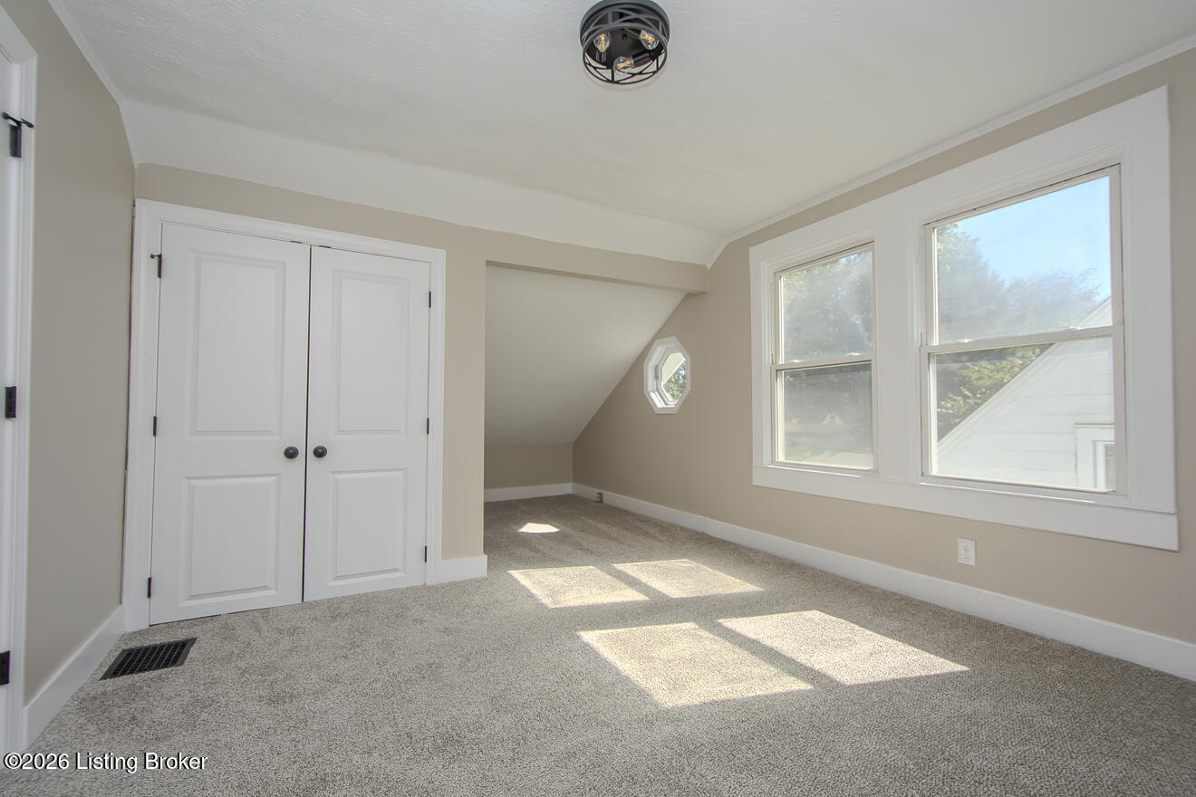 303 Iola Rd Property Photo 27