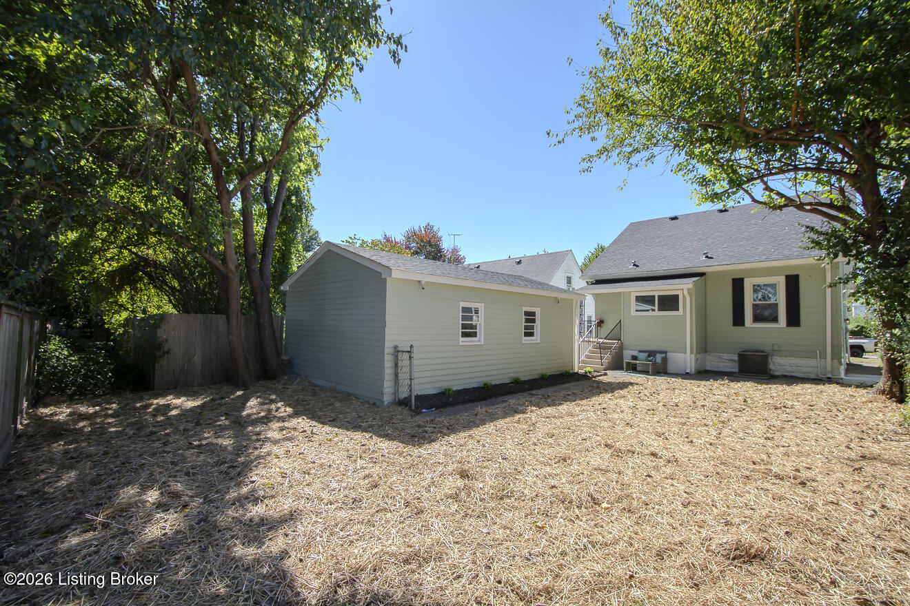303 Iola Rd Property Photo 39