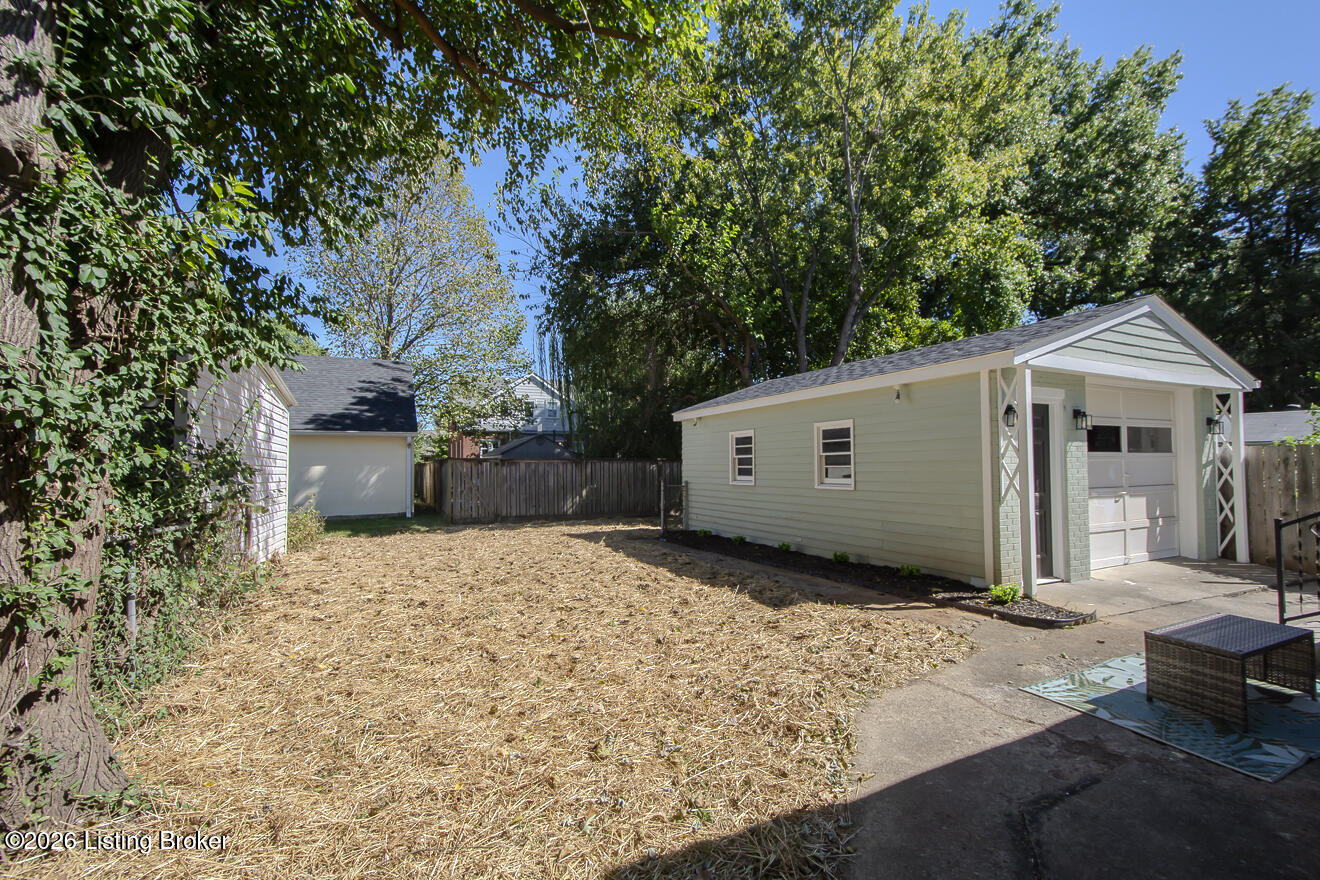 303 Iola Rd Property Photo 40