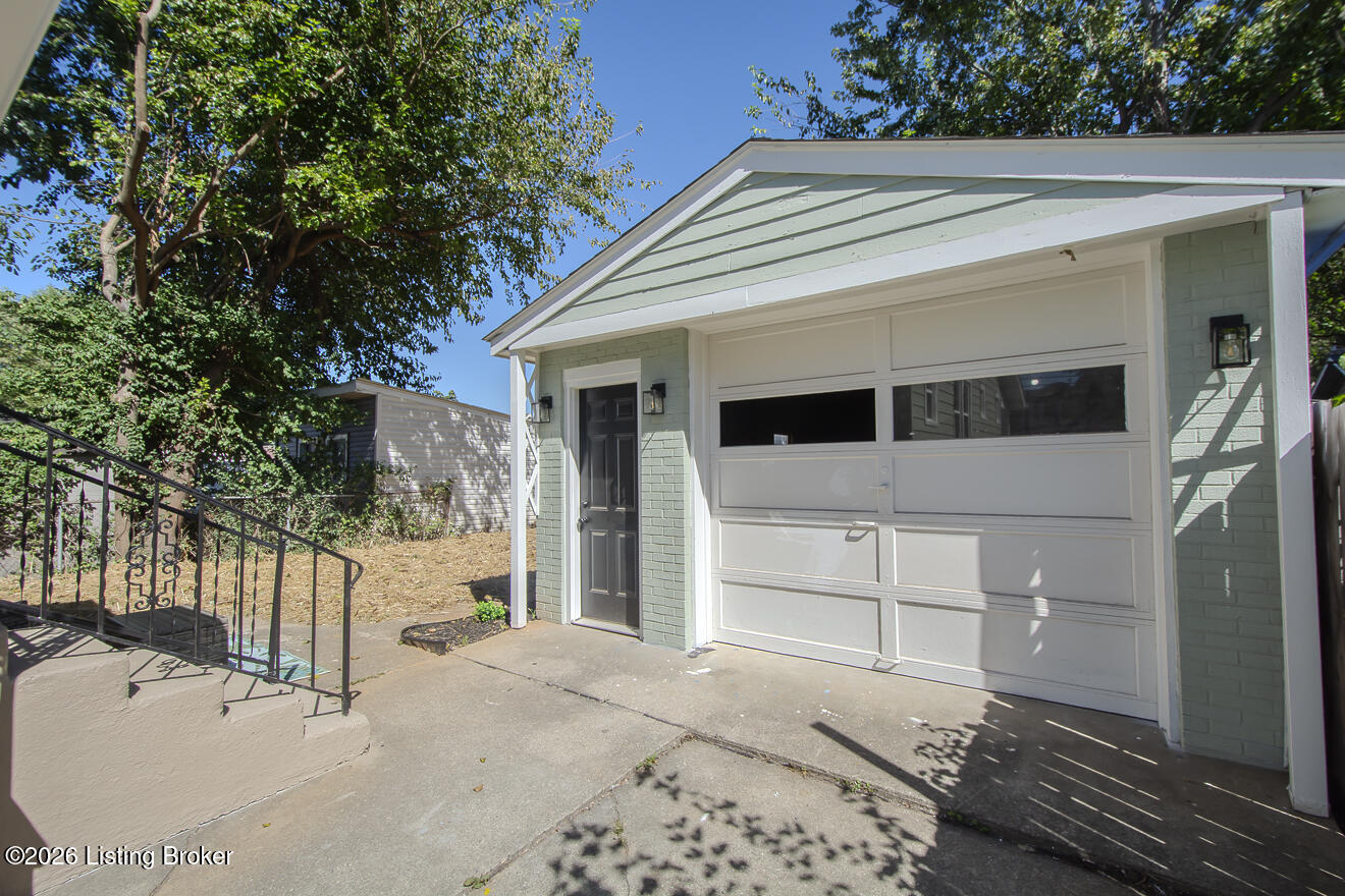303 Iola Rd Property Photo 41