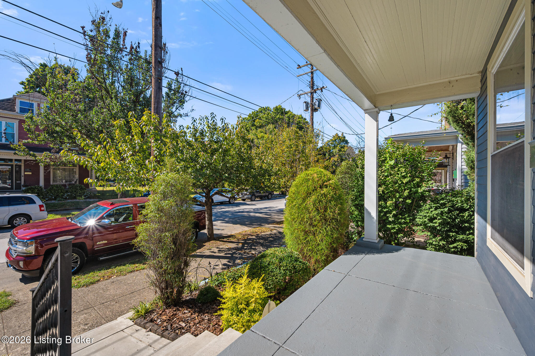 611 E Oak St Property Photo 24