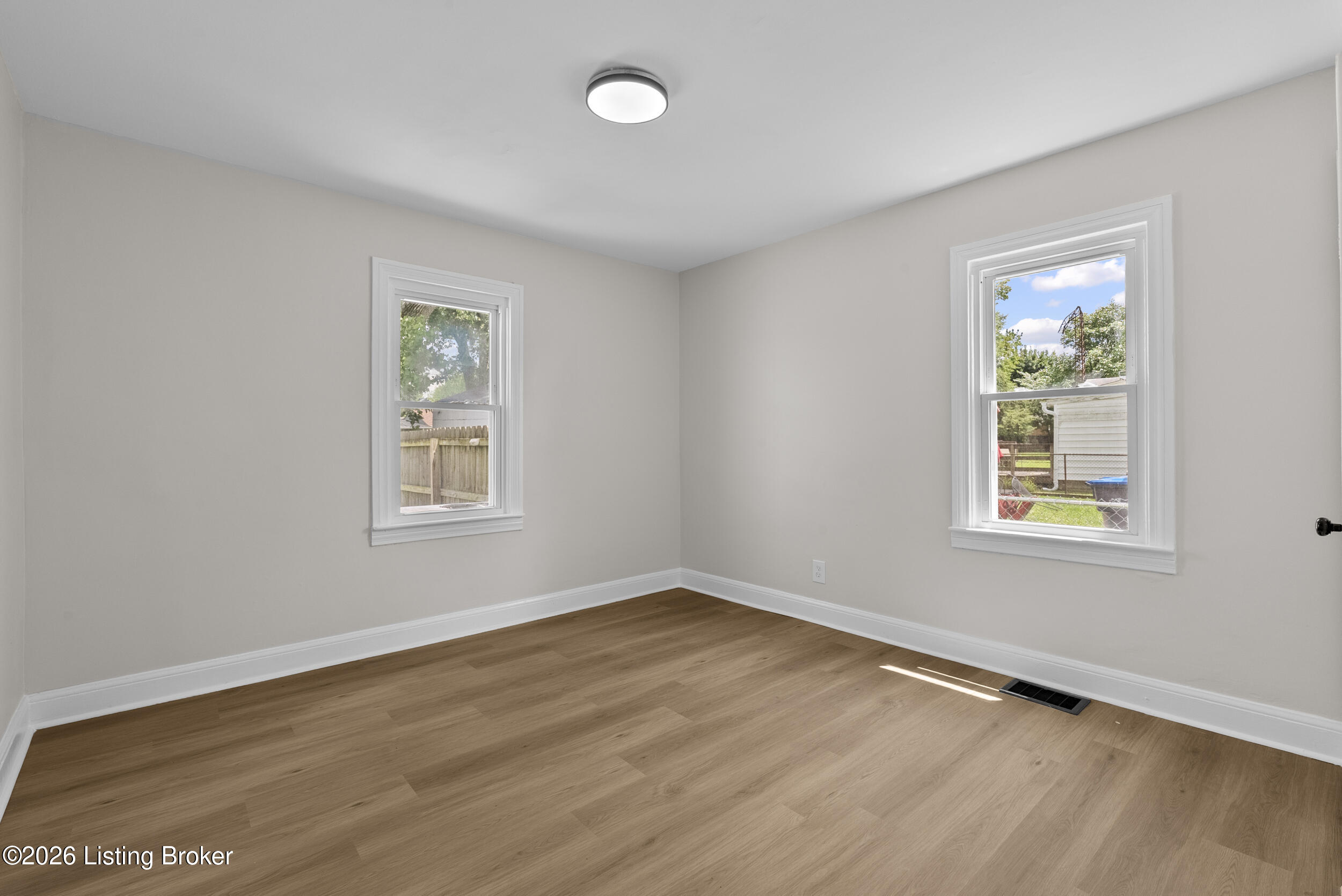 5001 Graston Ave Property Photo 10