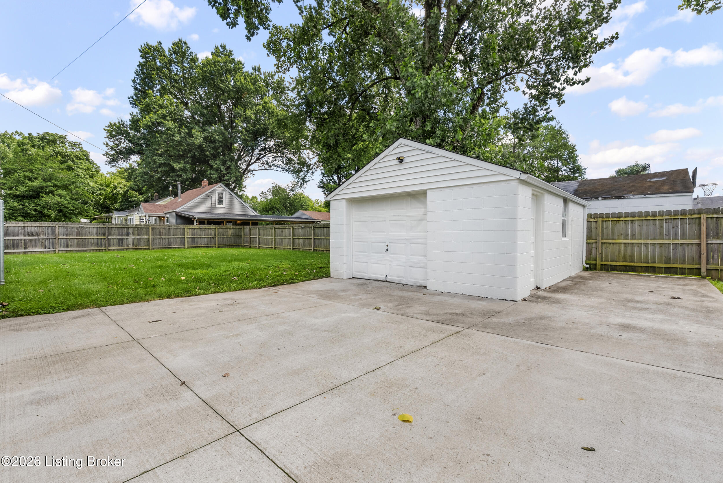 5001 Graston Ave Property Photo 15
