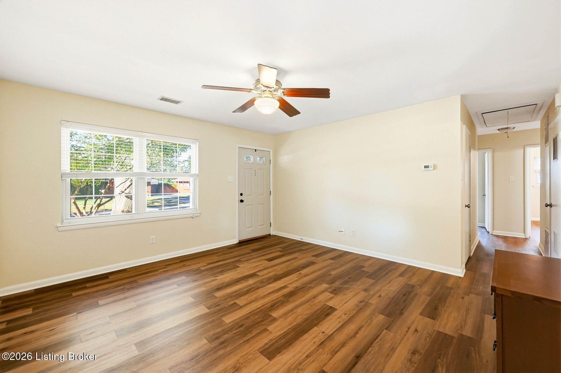 3121 Maywood Pl Property Photo 2