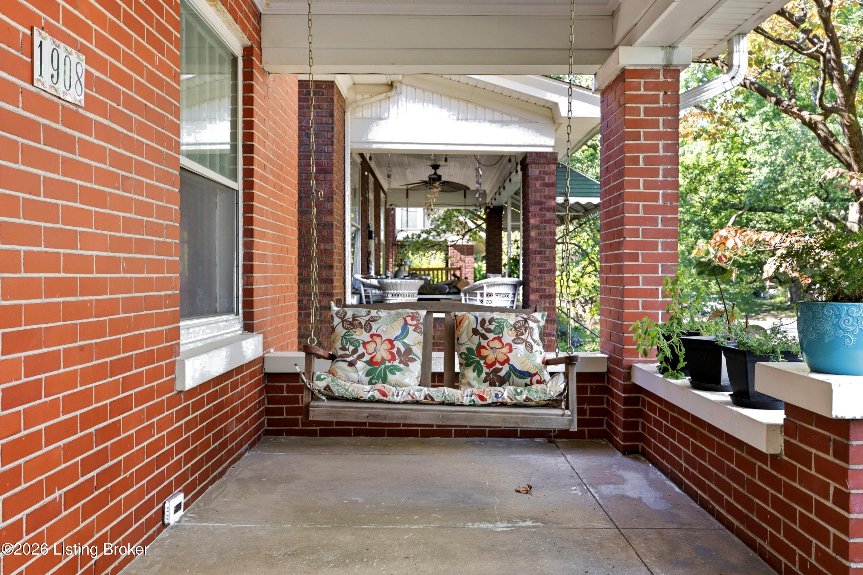 1908 Alfresco Pl Property Photo 4
