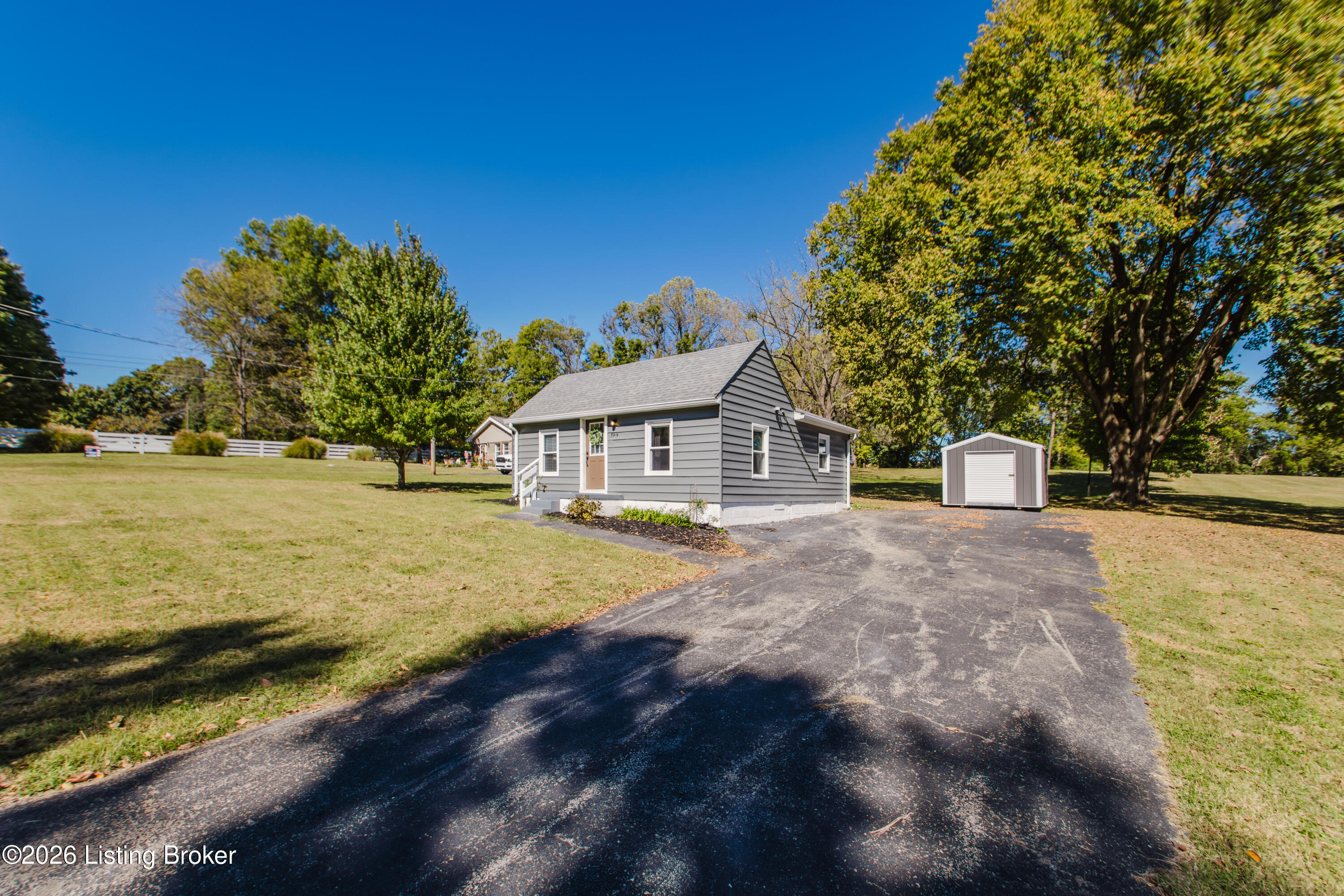 5219 Maple Spring Dr Property Photo 2