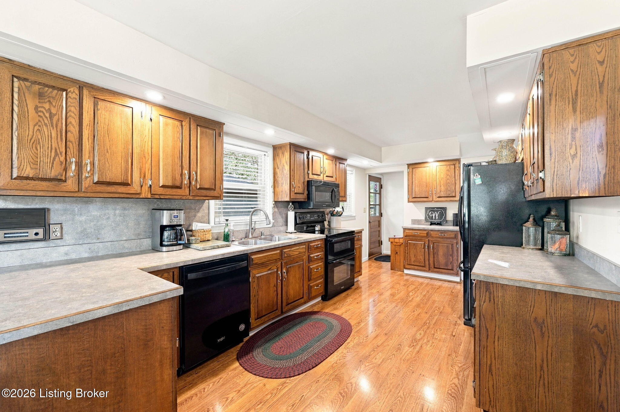 8035 Watterson Trail Property Photo 7