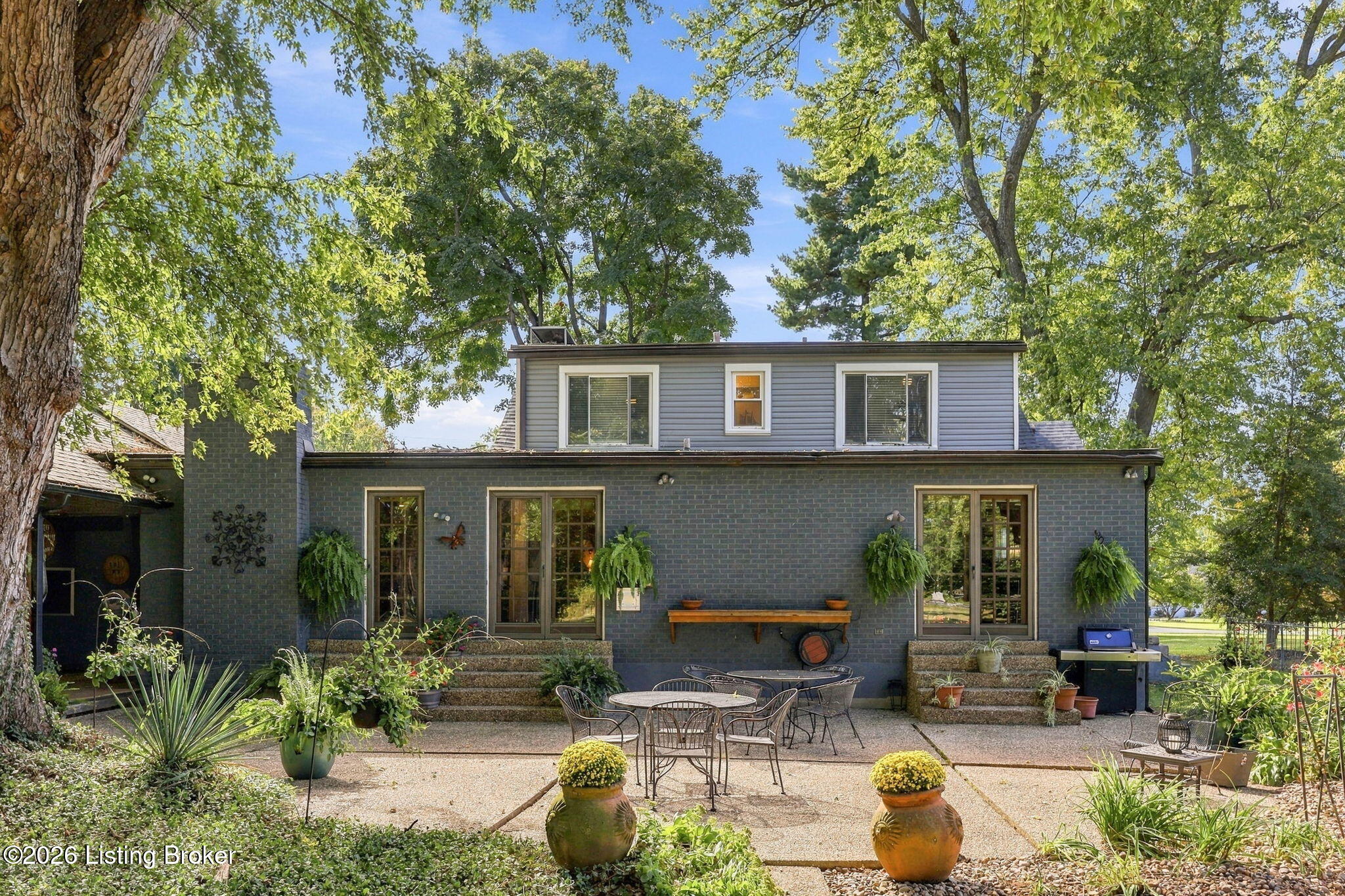 8035 Watterson Trail Property Photo 10