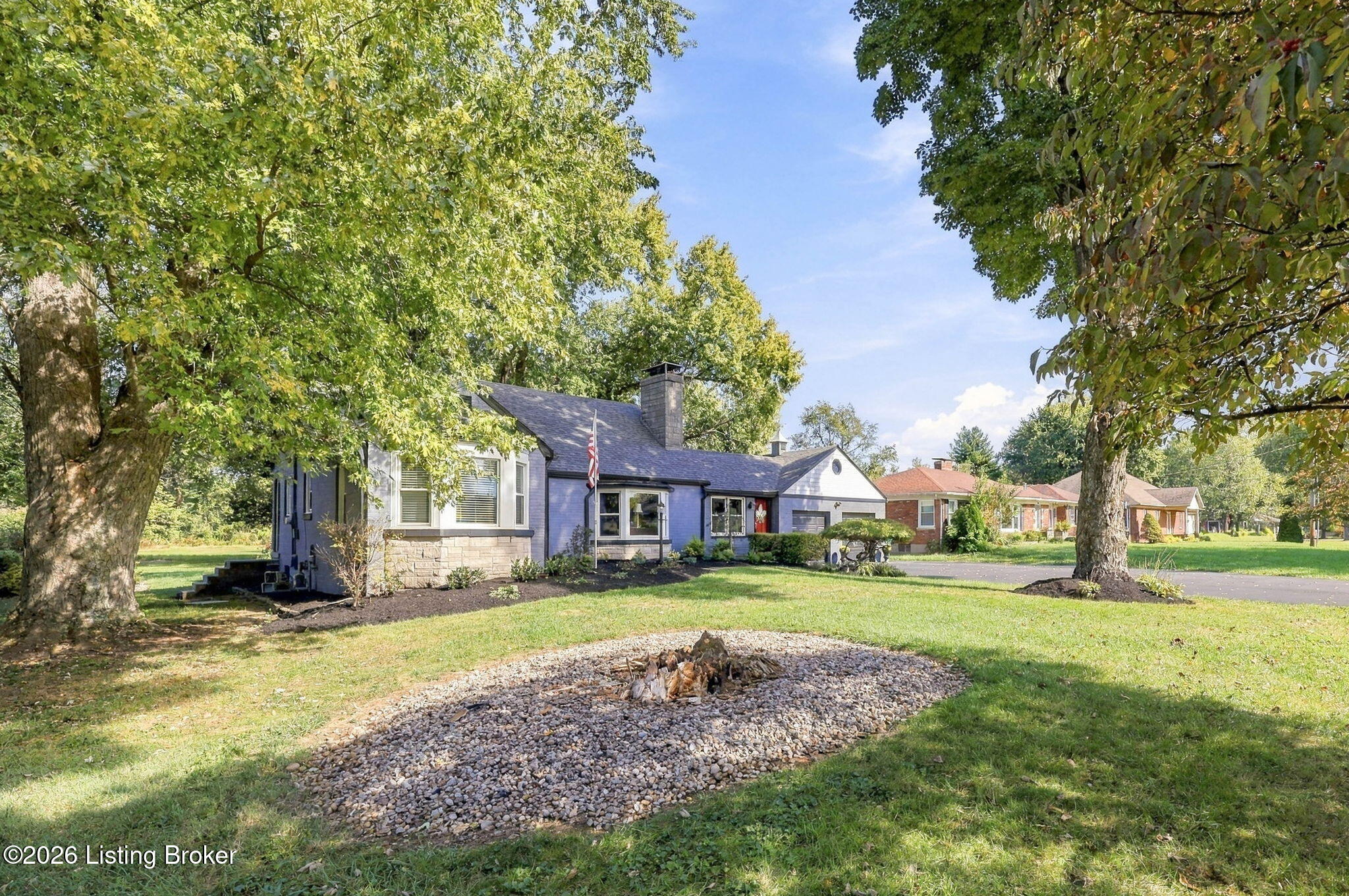 8035 Watterson Trail Property Photo 11