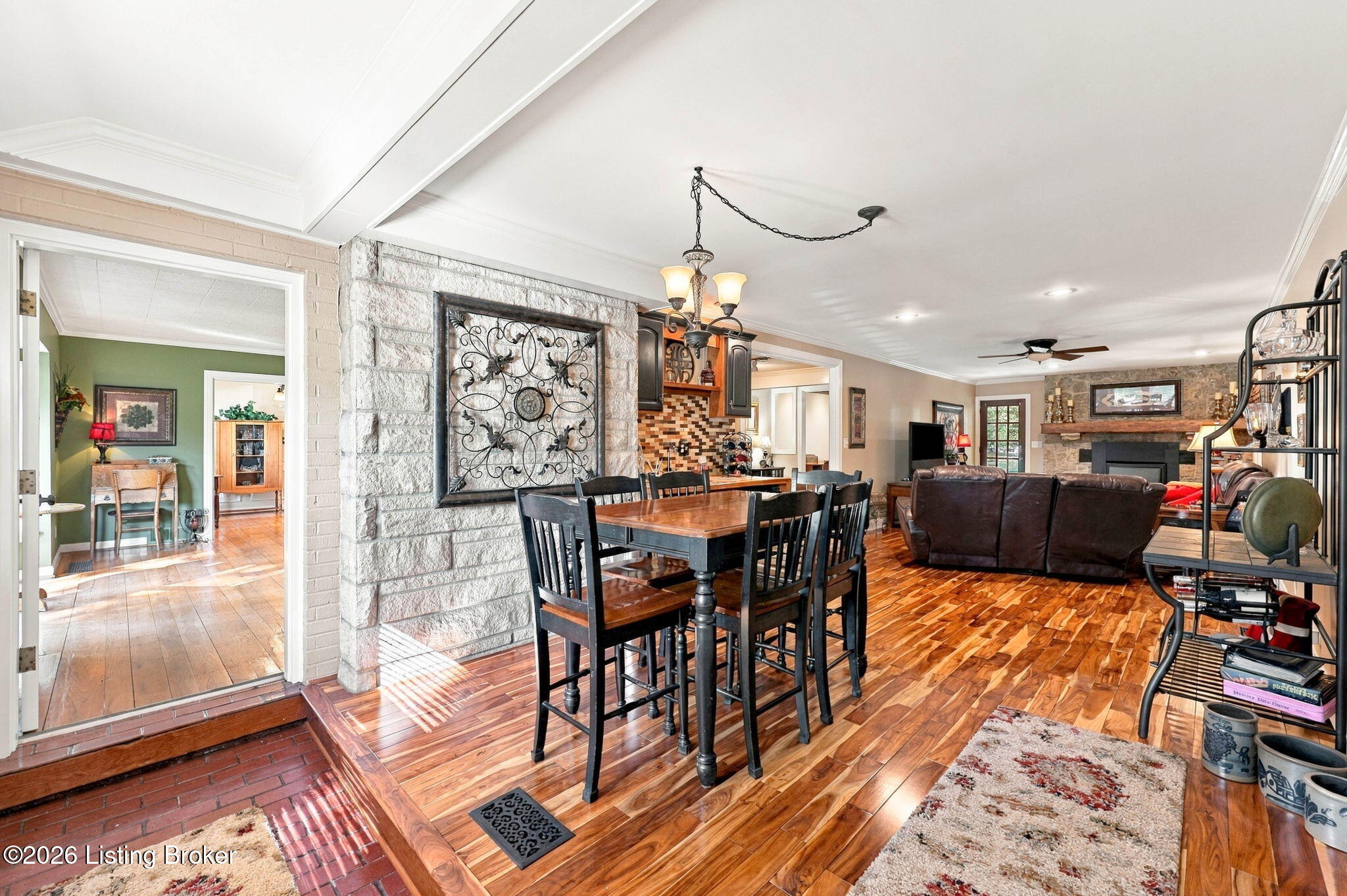 8035 Watterson Trail Property Photo 17