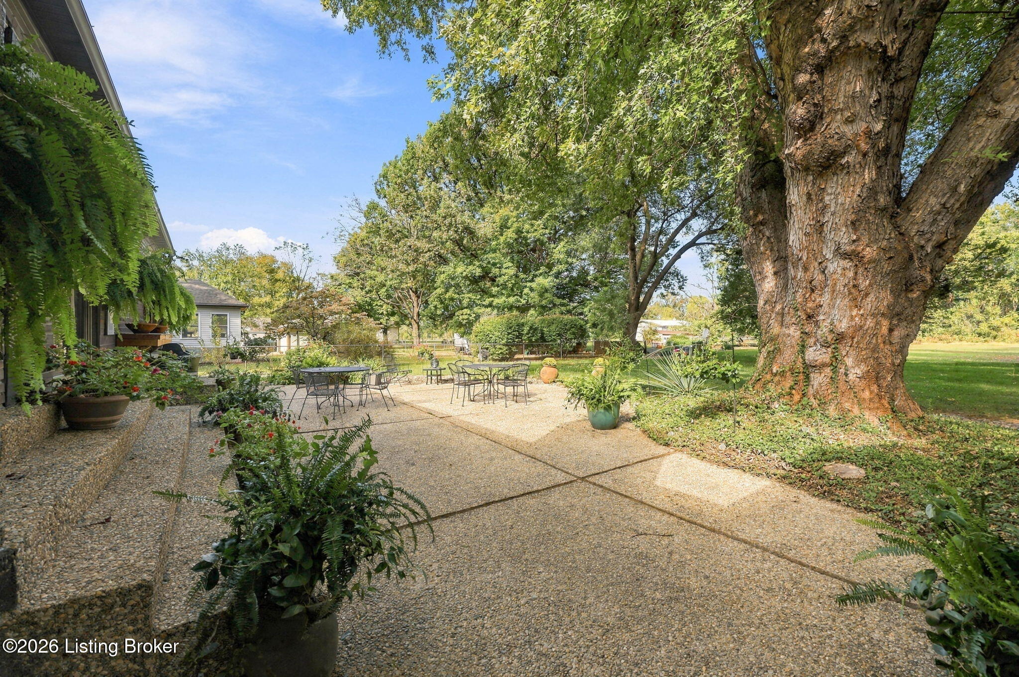8035 Watterson Trail Property Photo 59