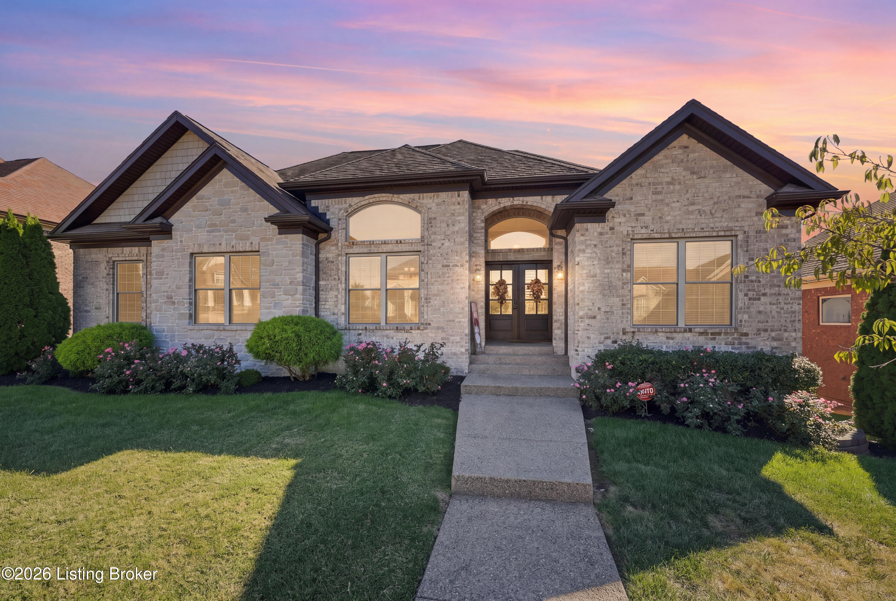 1020 Champions Cir Property Photo 1