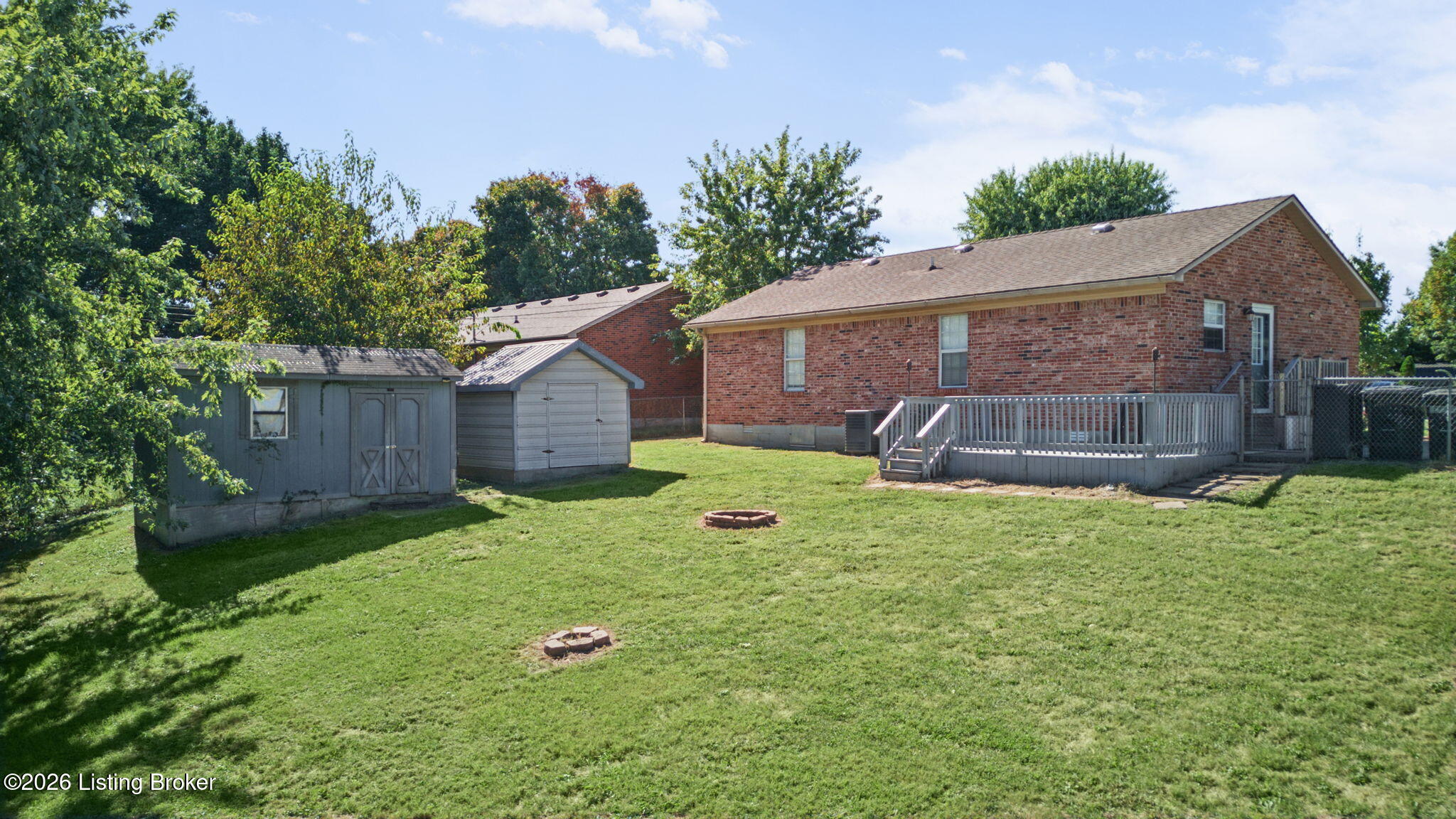 105 Cypress St Property Photo 30