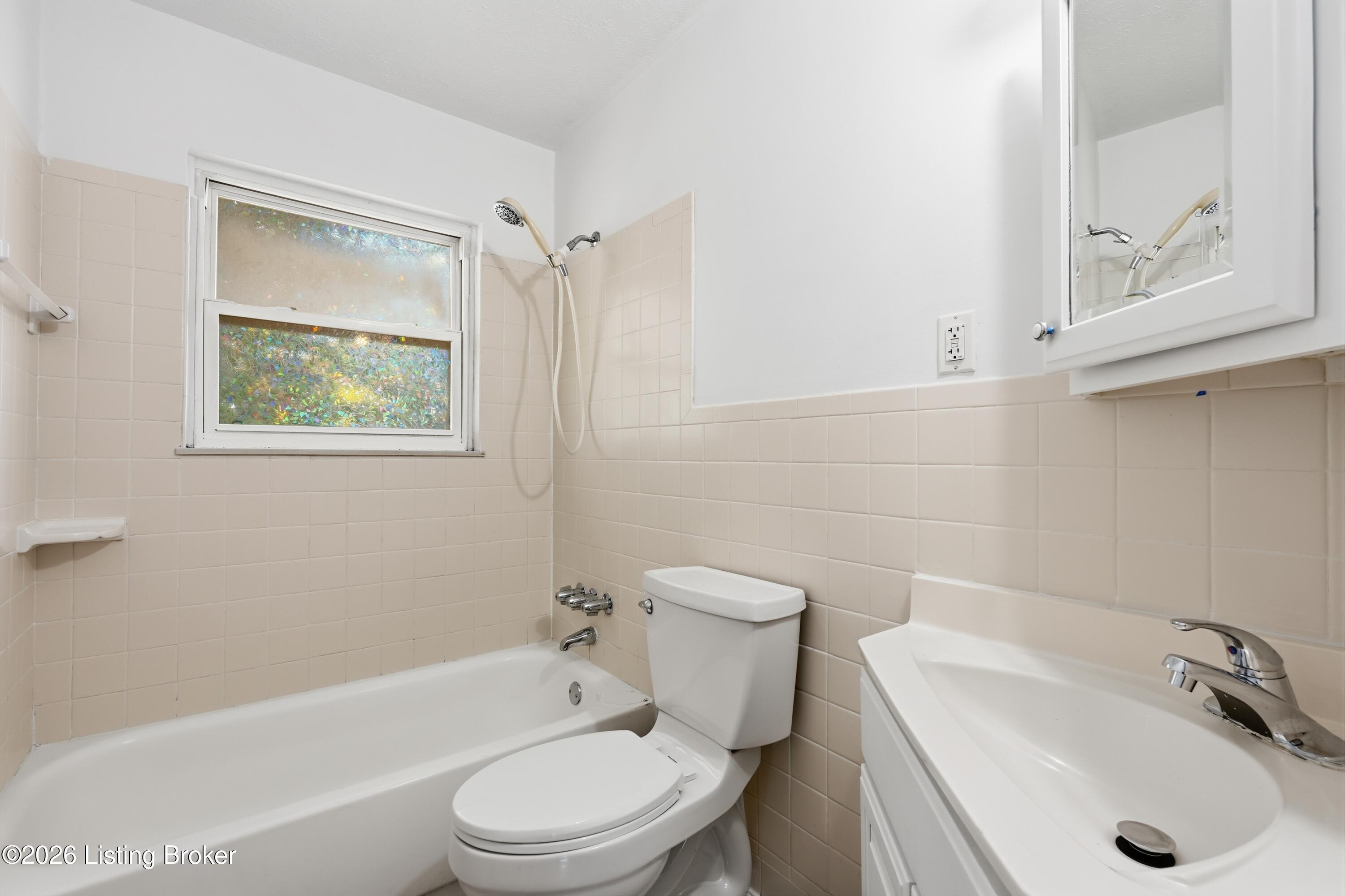 611 Blossom Rd Property Photo 7
