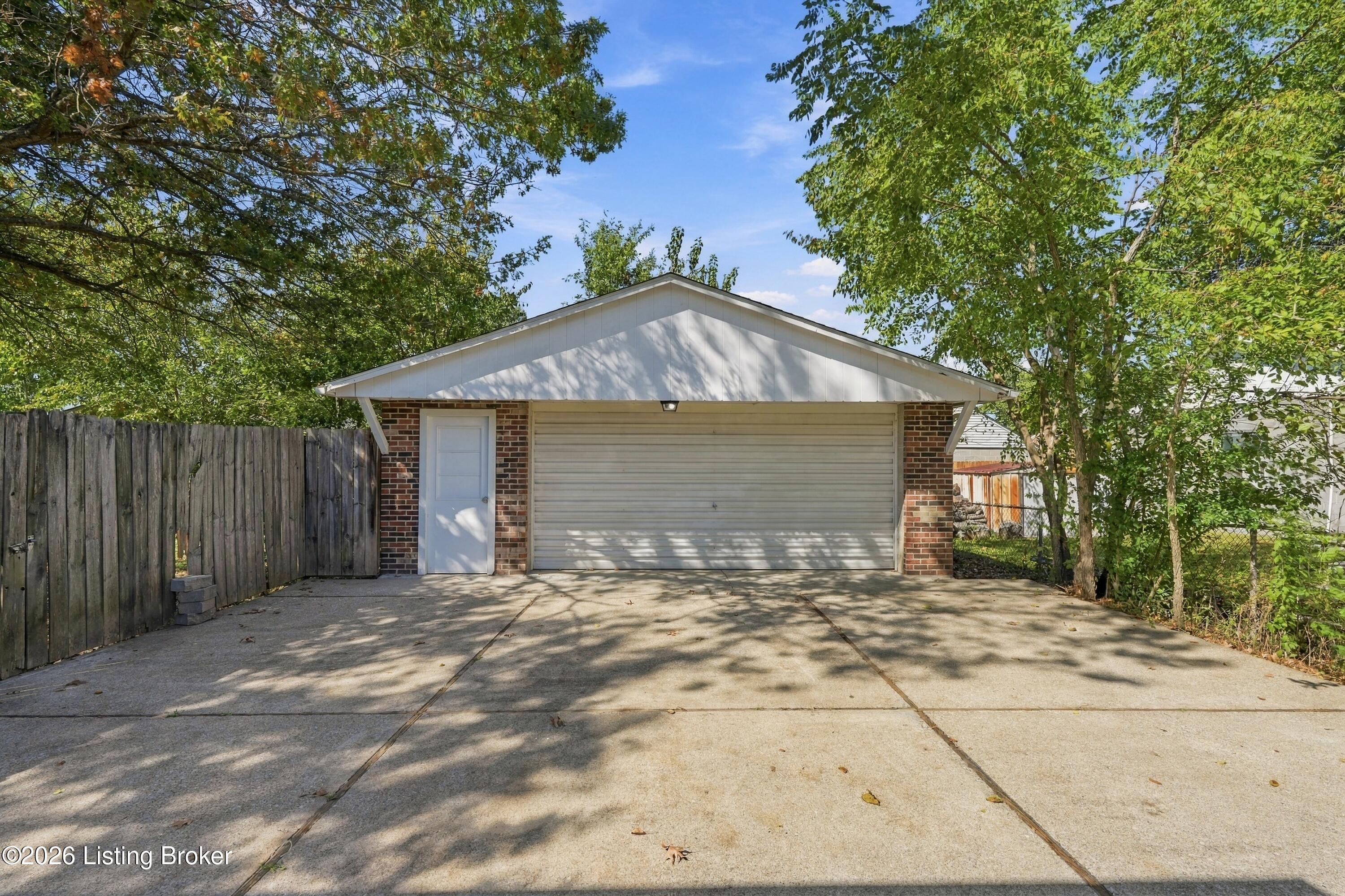 611 Blossom Rd Property Photo 12