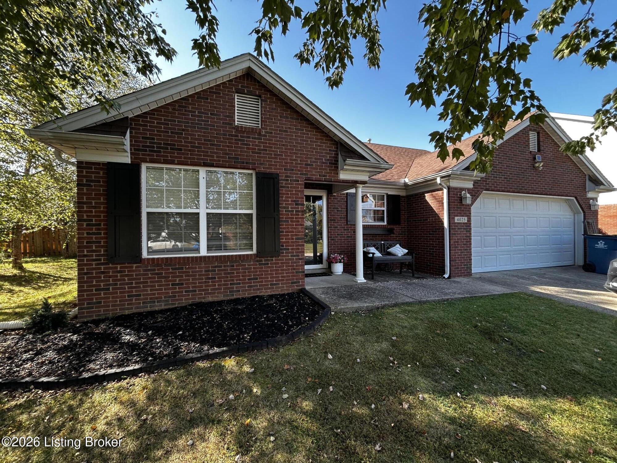 4025 Heron Dr Property Photo 1