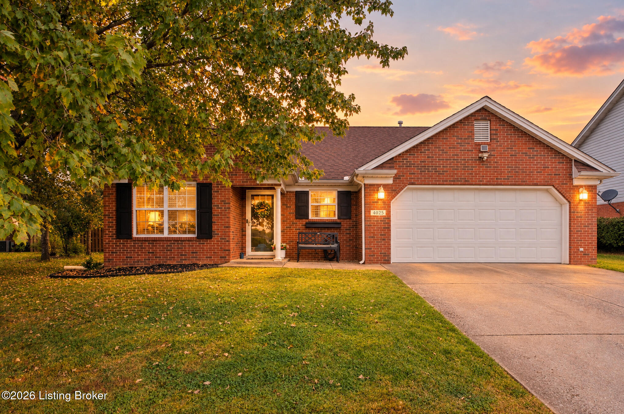 4025 Heron Dr Property Photo 1