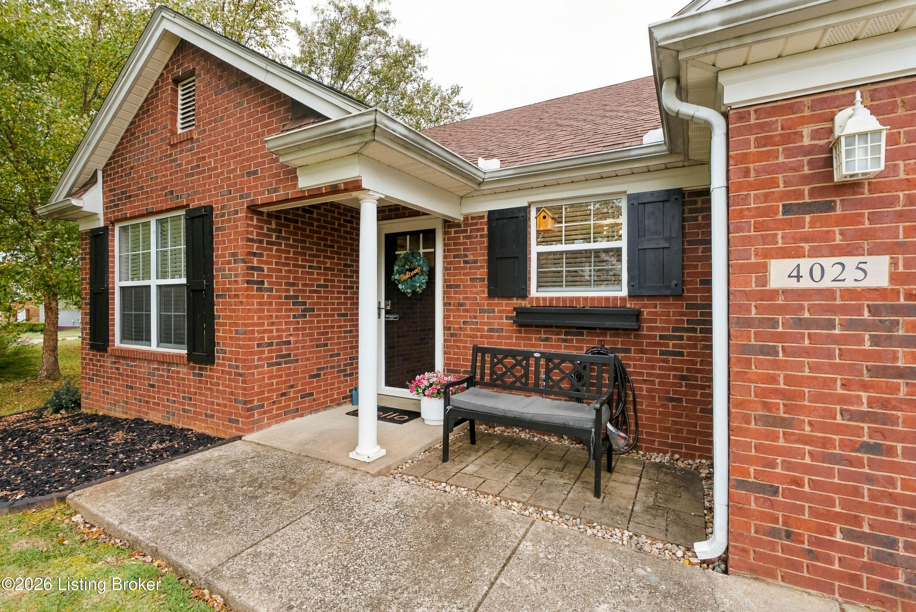 4025 Heron Dr Property Photo 5