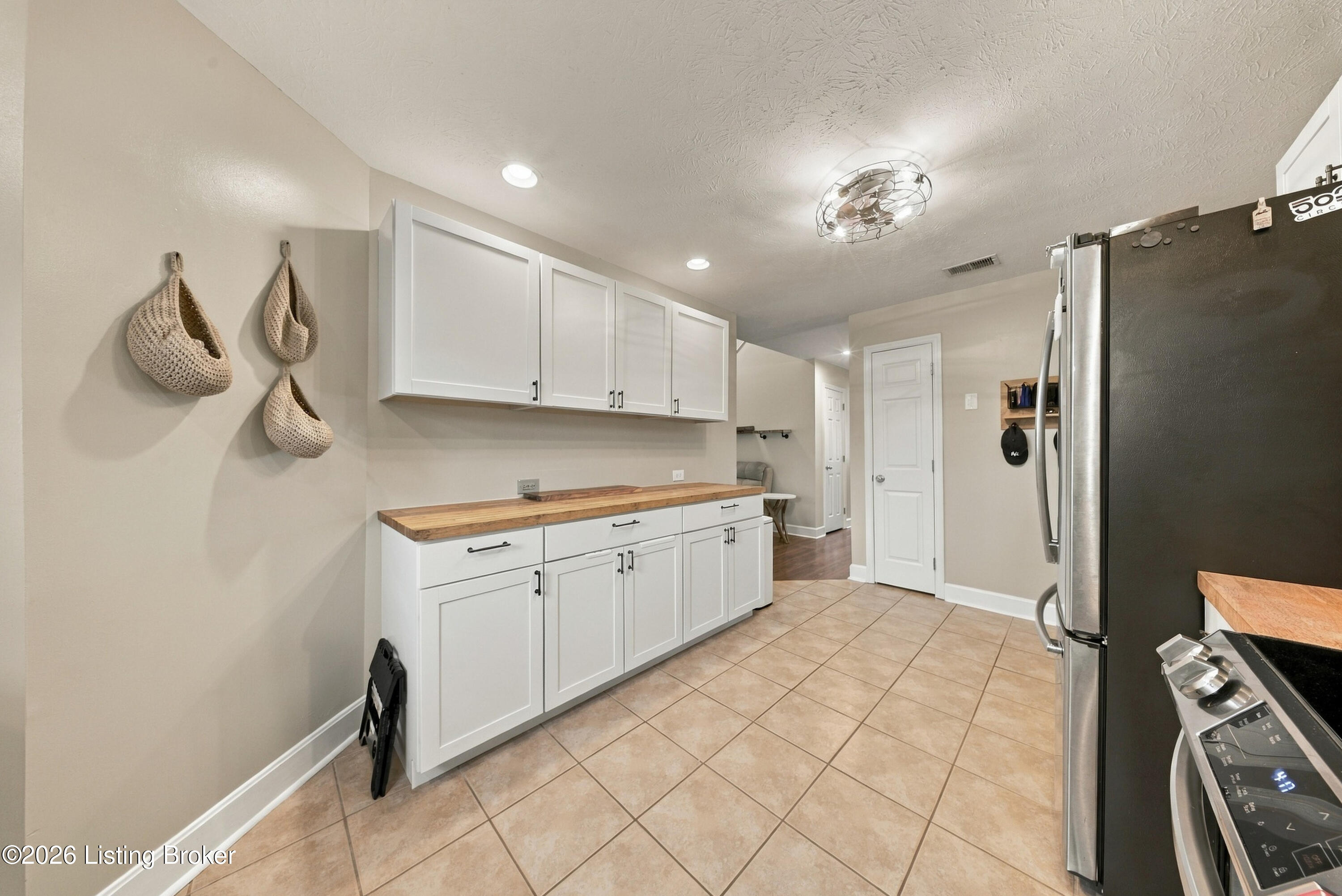 4025 Heron Dr Property Photo 14