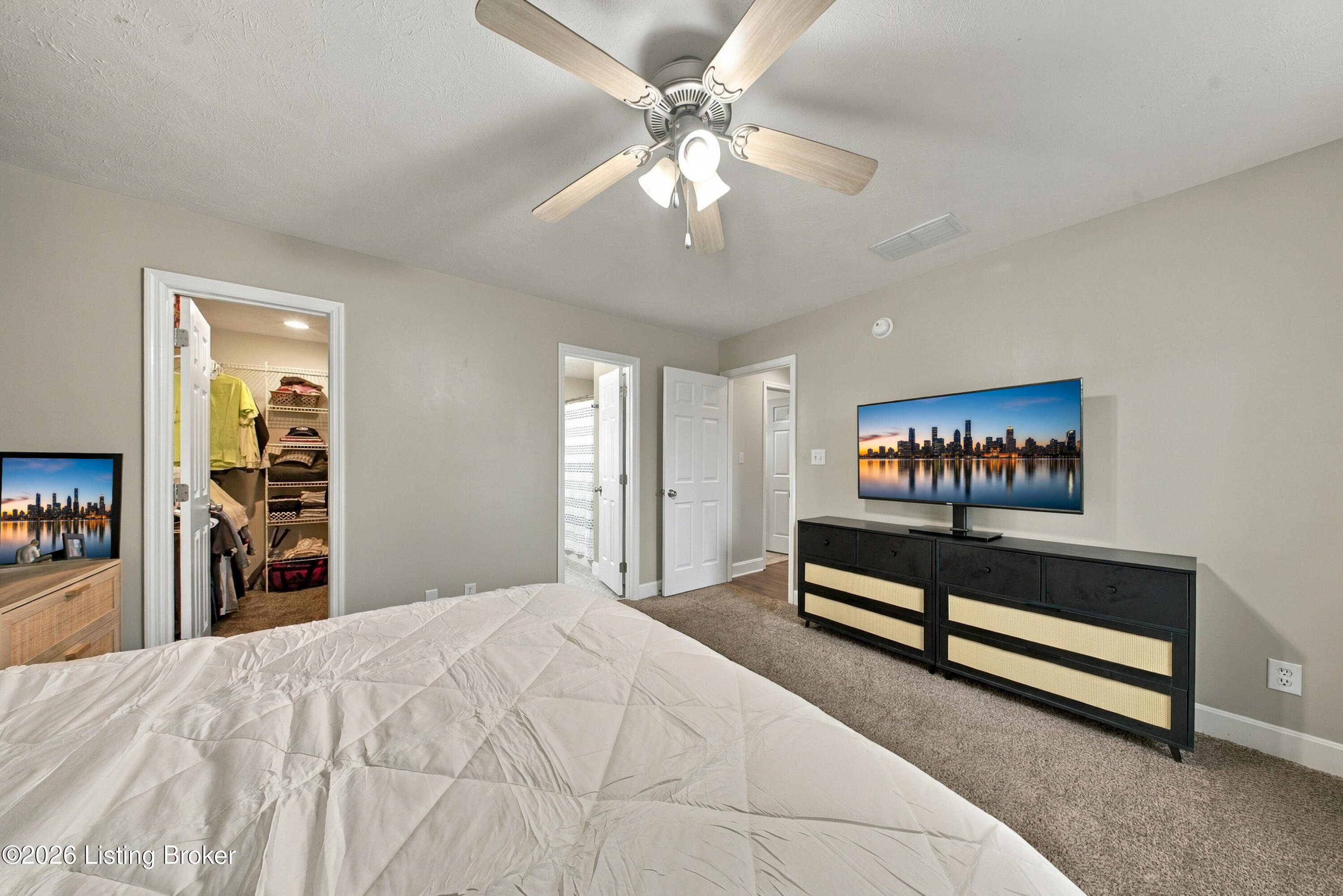 4025 Heron Dr Property Photo 18