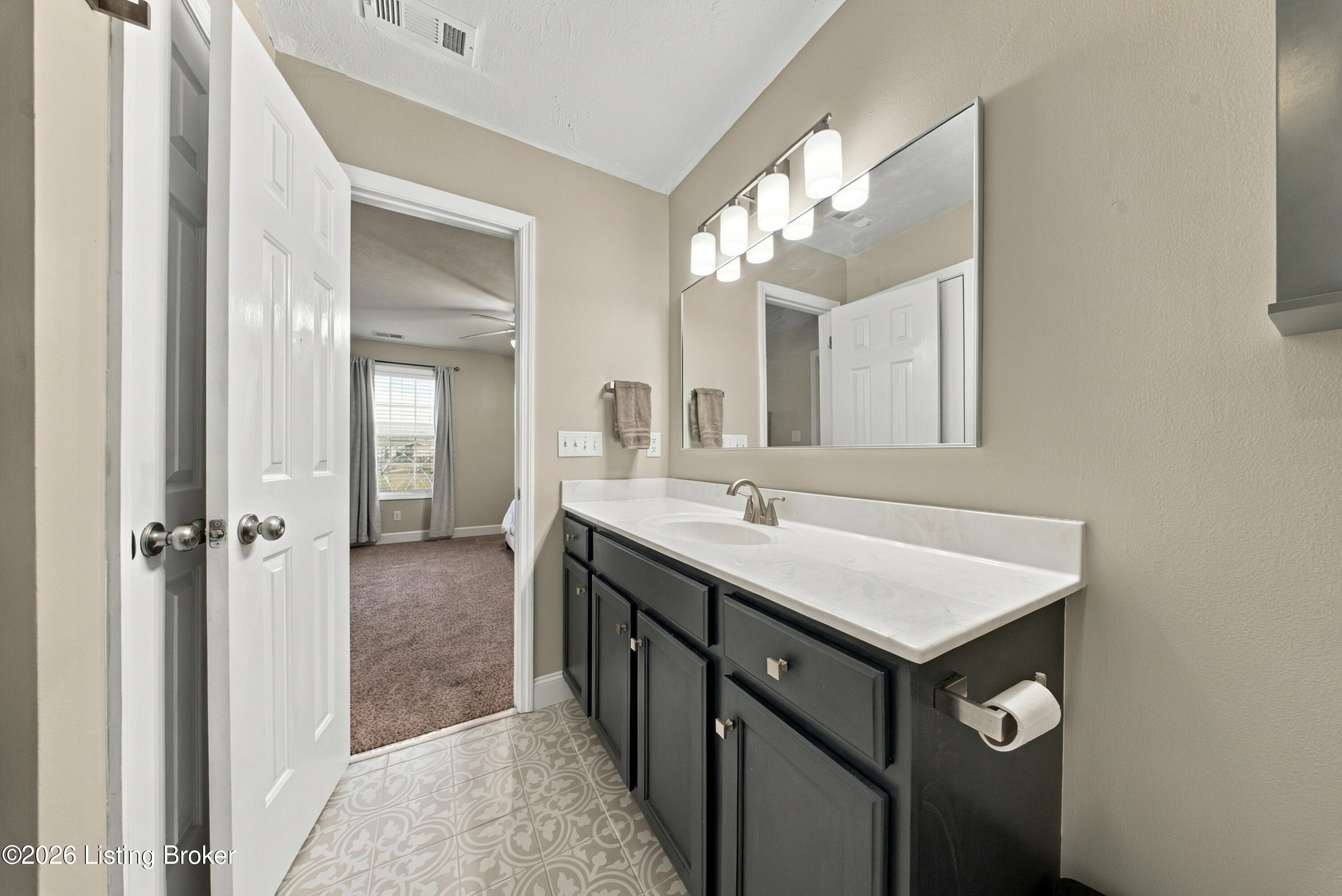 4025 Heron Dr Property Photo 22