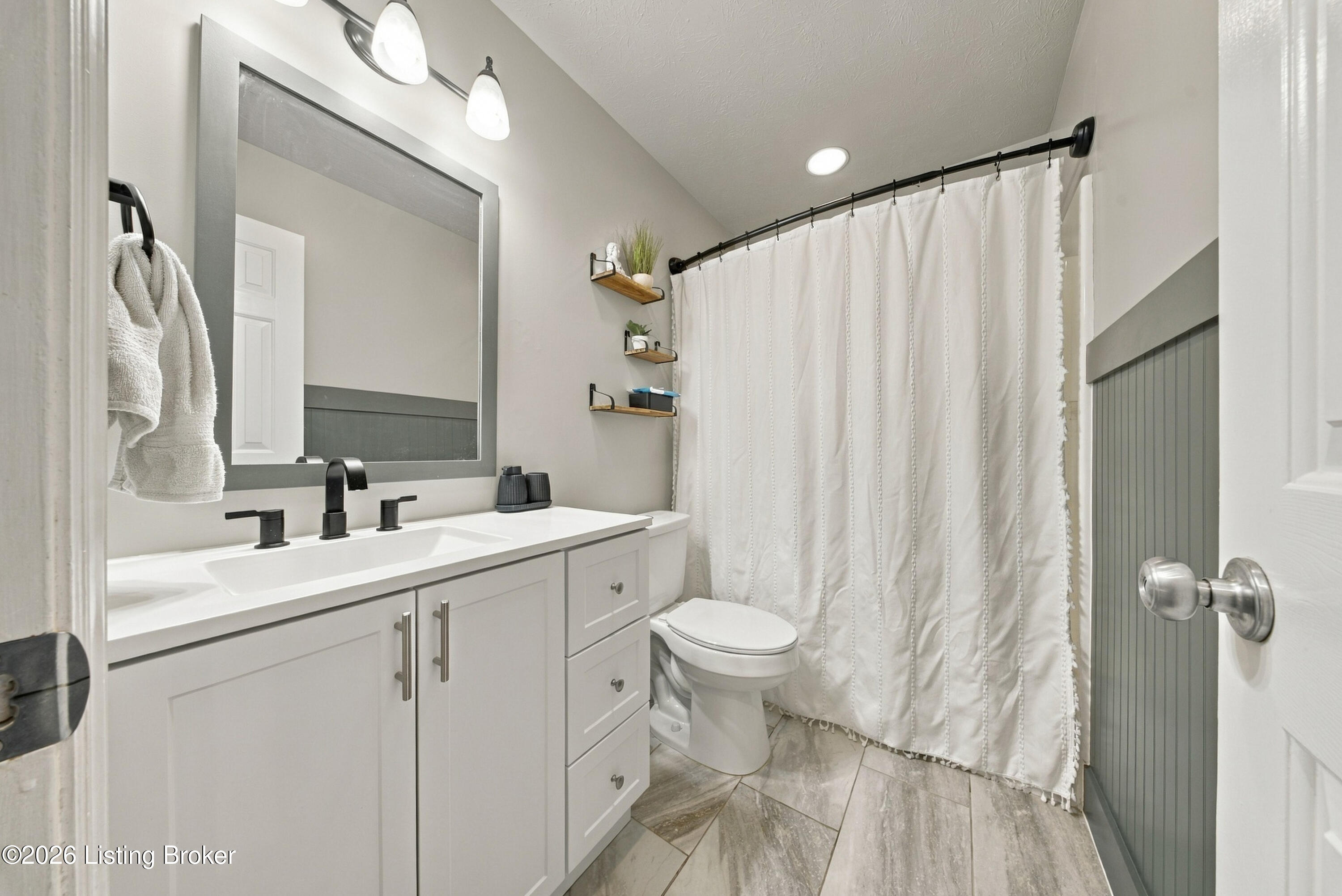 4025 Heron Dr Property Photo 27