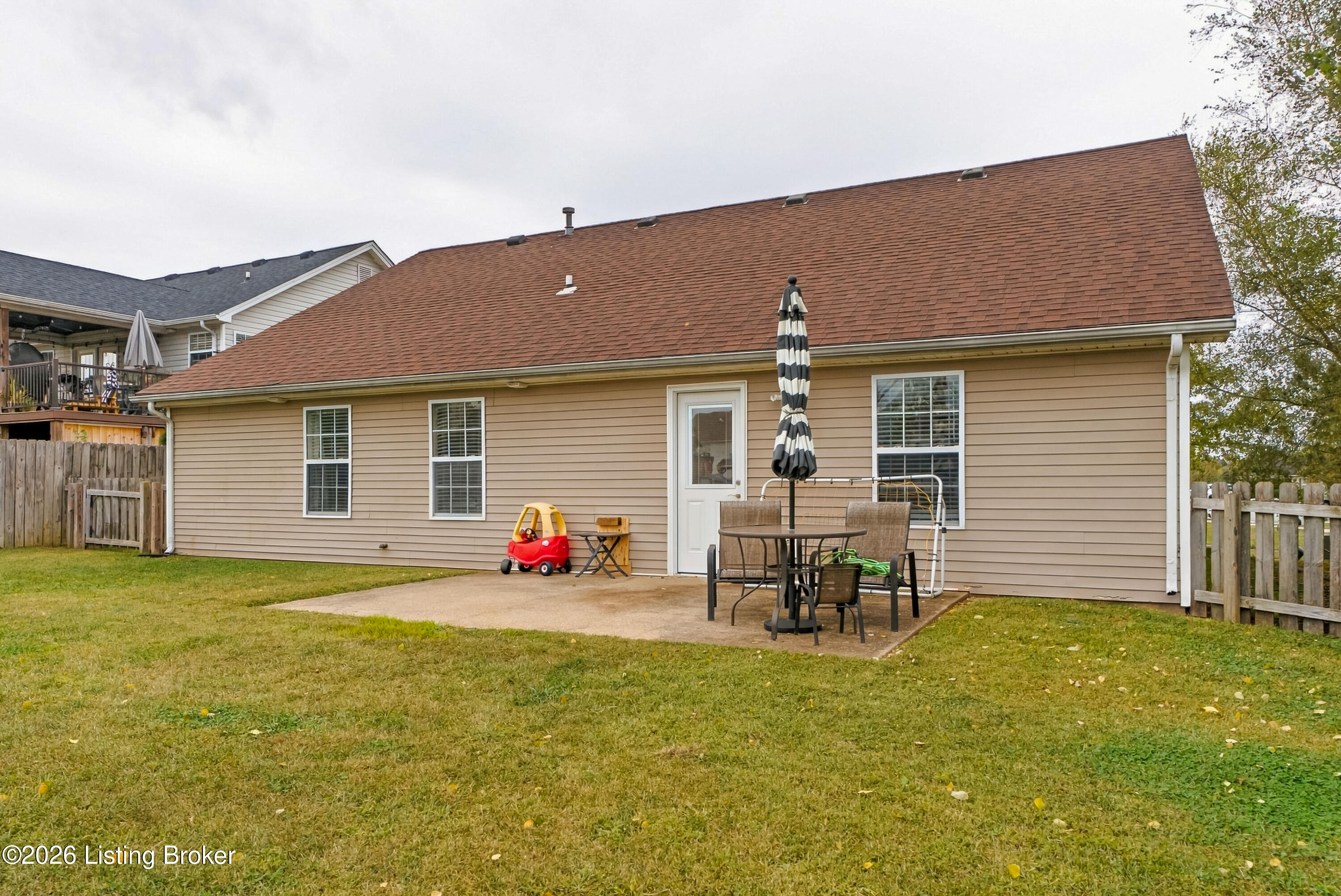 4025 Heron Dr Property Photo 36
