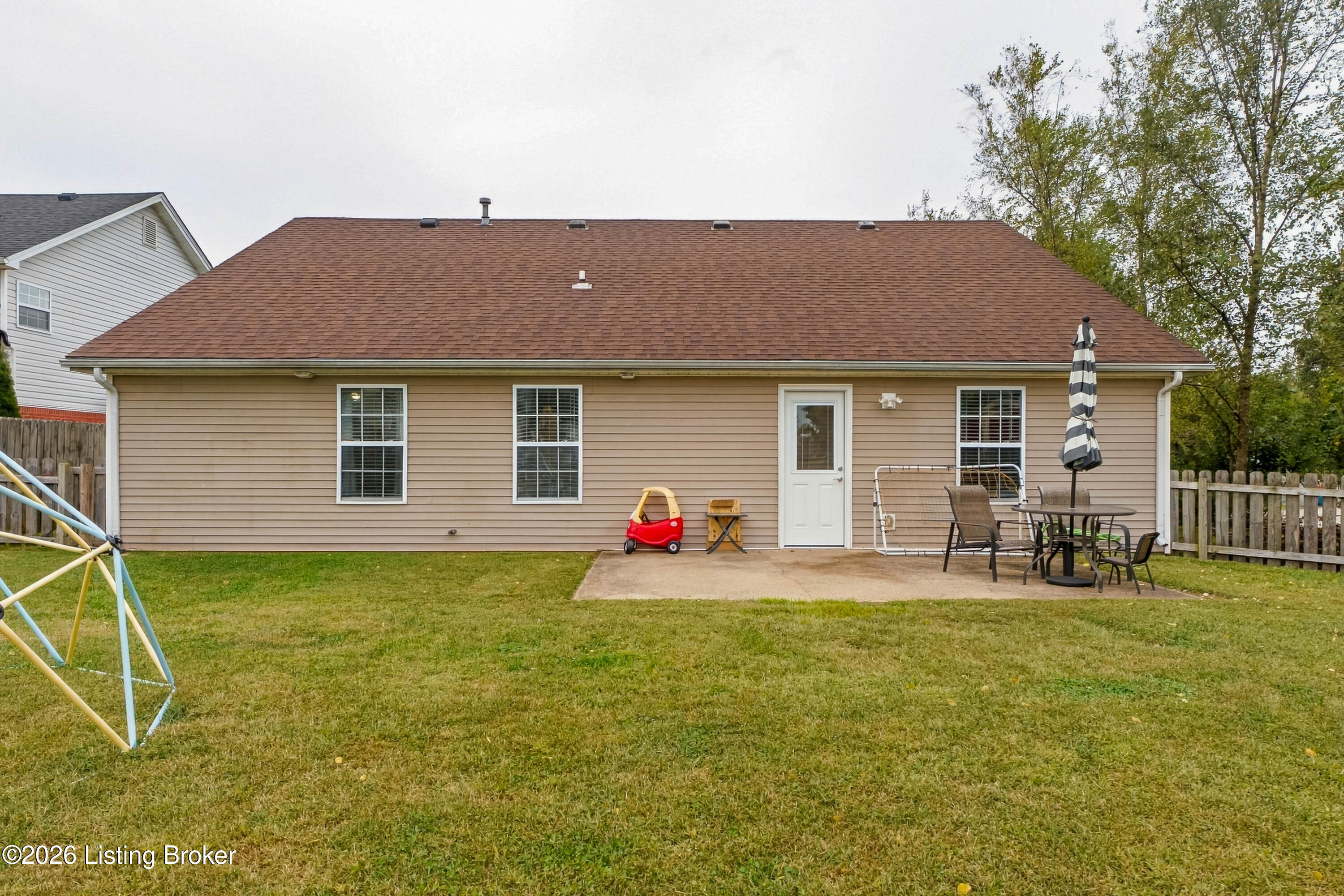 4025 Heron Dr Property Photo 37
