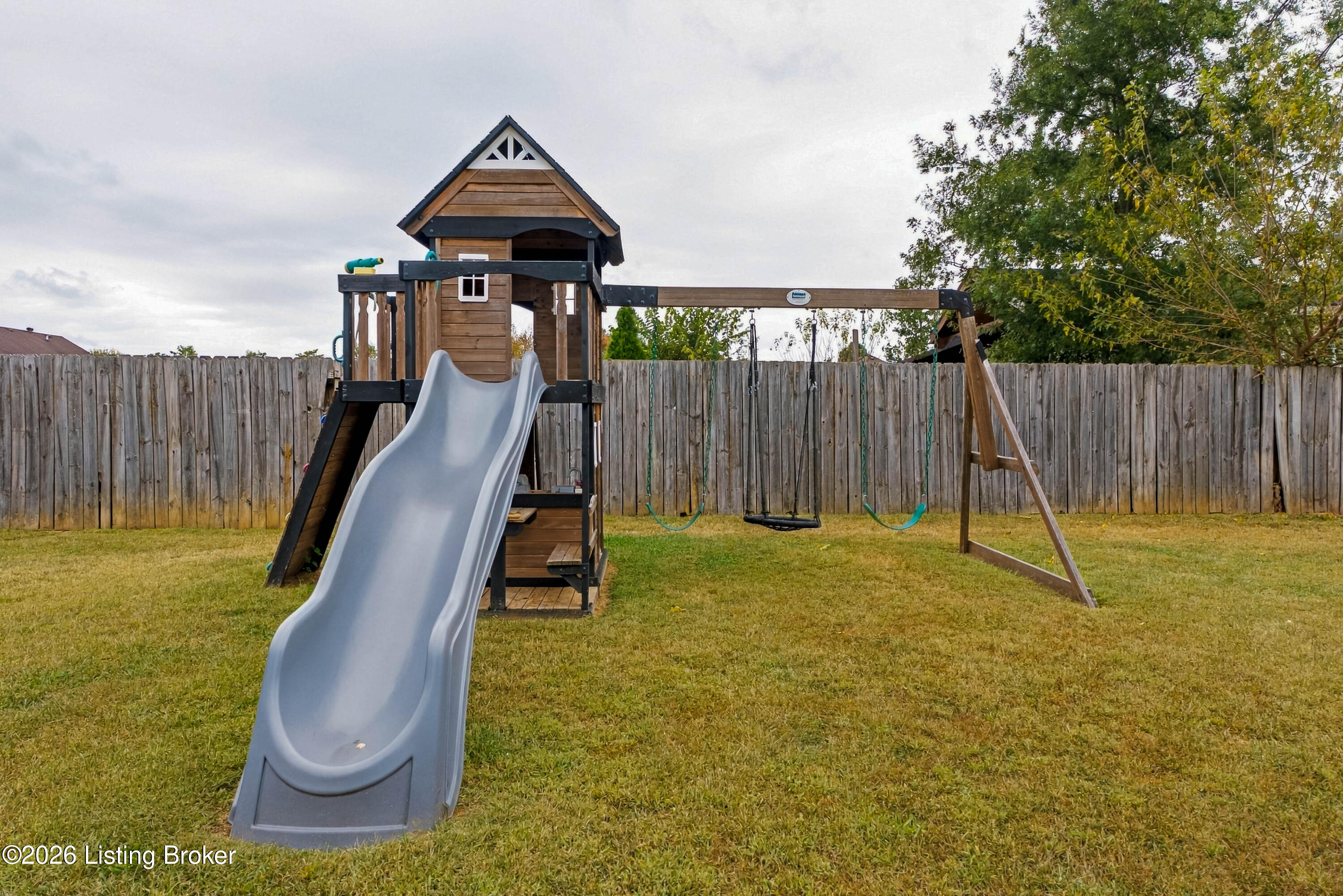 4025 Heron Dr Property Photo 42