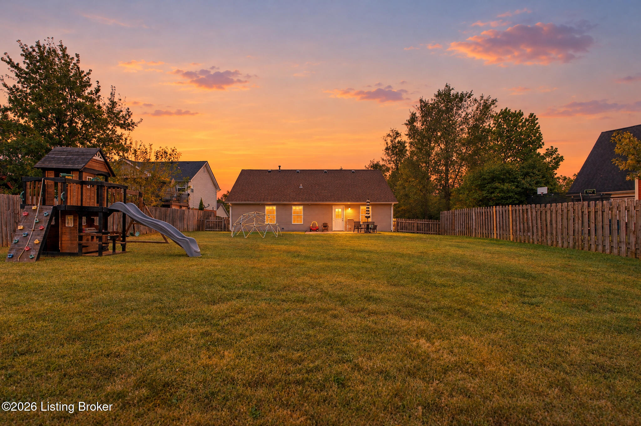 4025 Heron Dr Property Photo 44