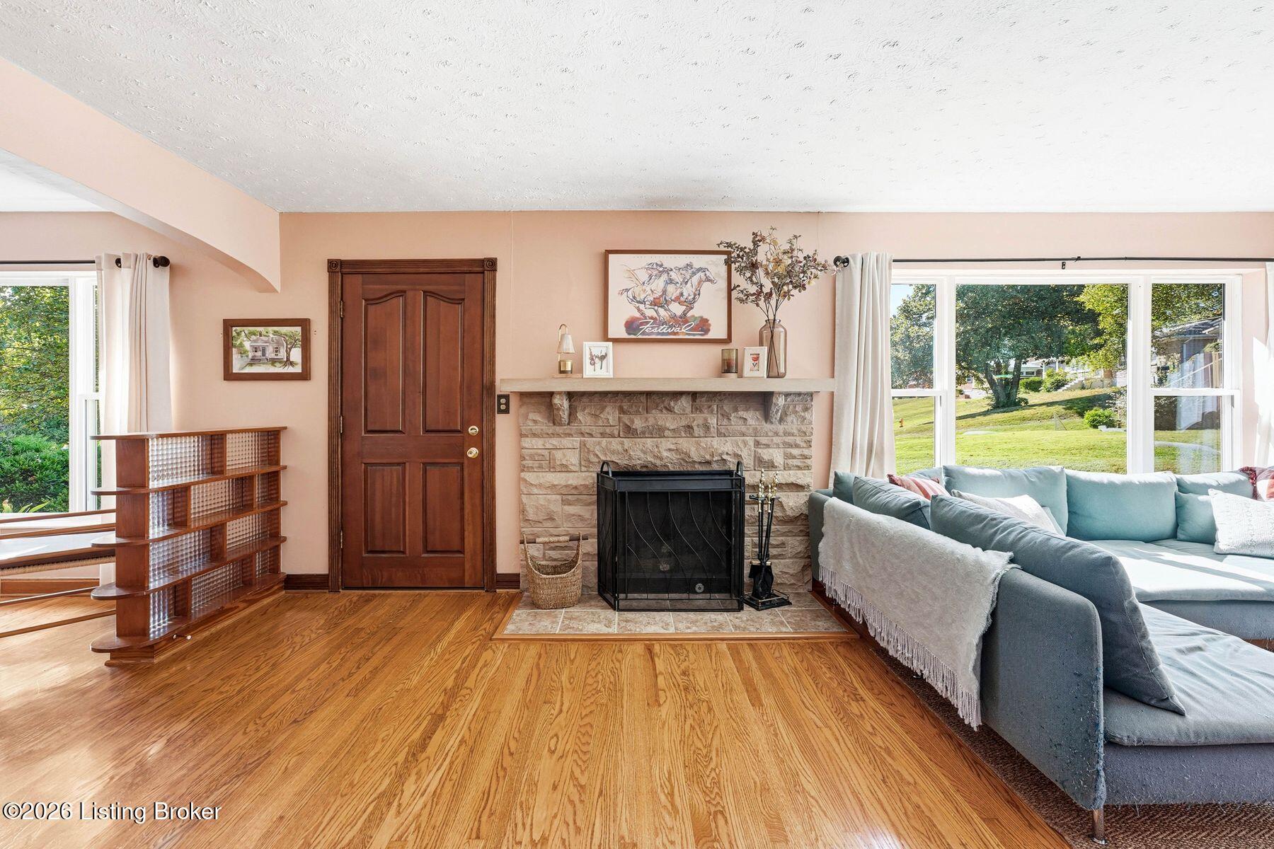 5340 Southdale Rd Property Photo 5