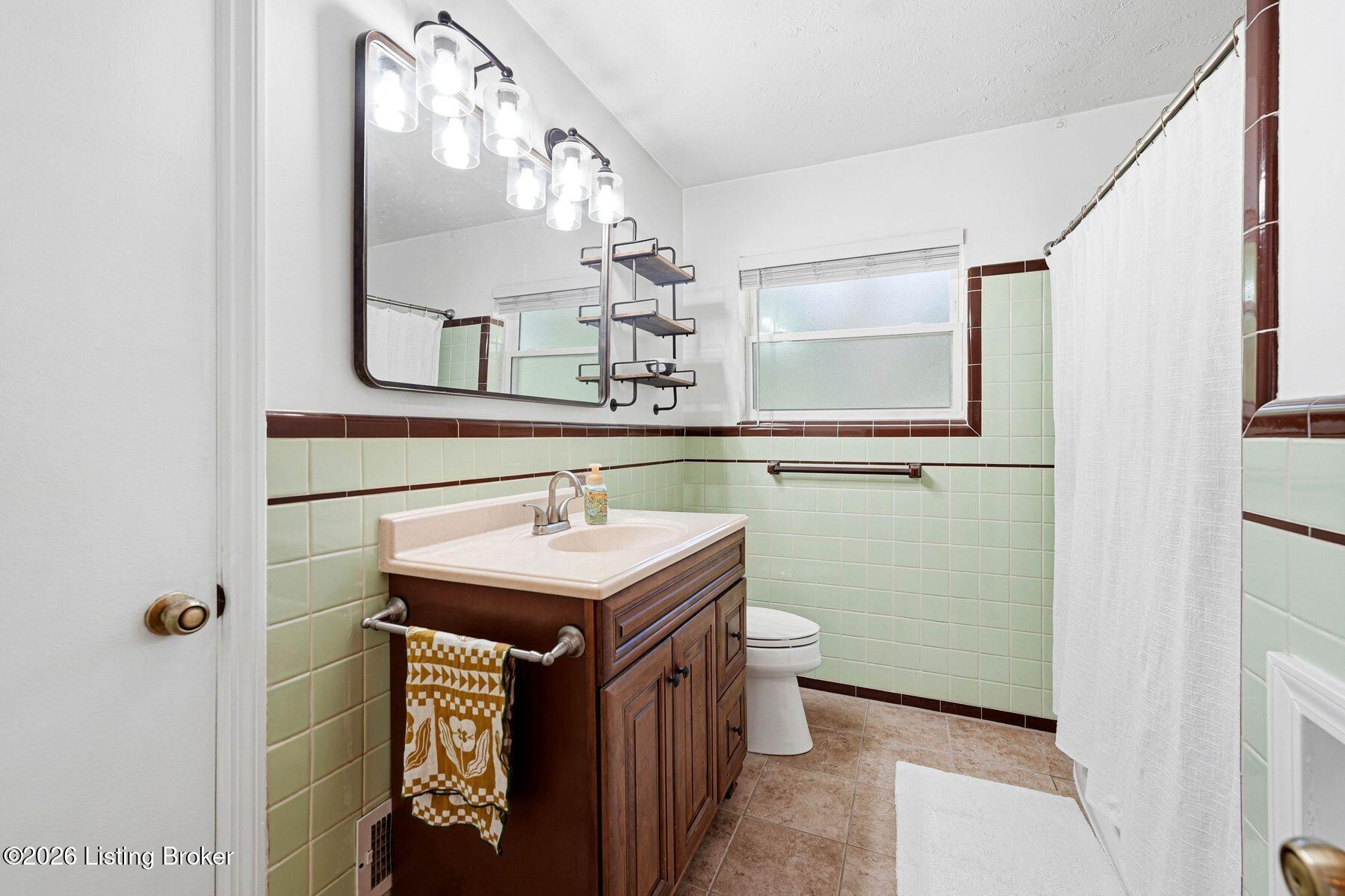 5340 Southdale Rd Property Photo 29