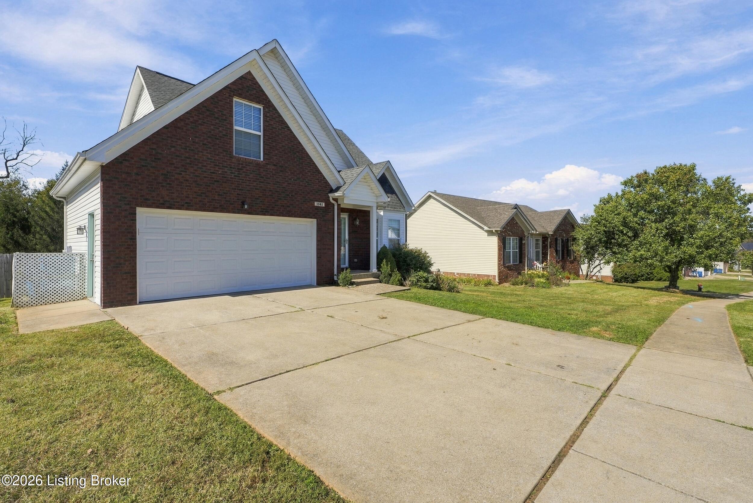 1141 Summit Dr Property Photo 3