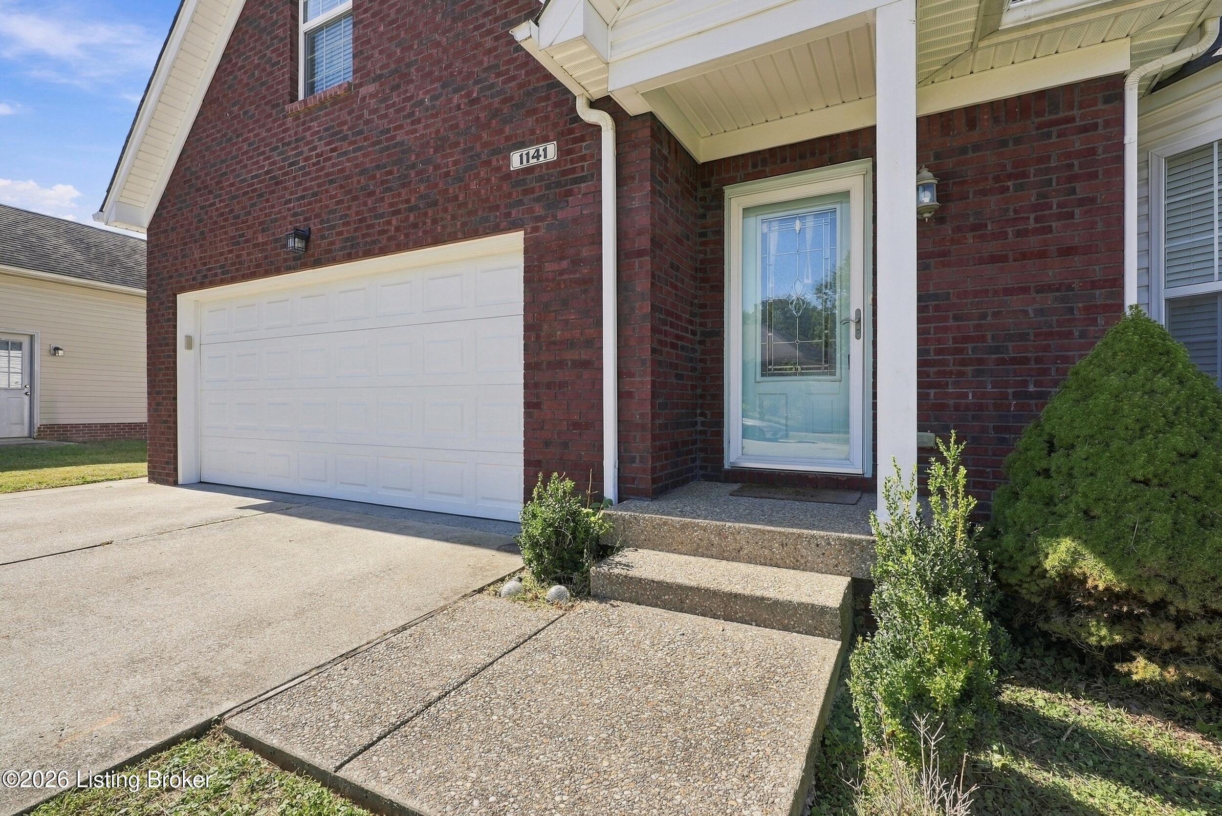 1141 Summit Dr Property Photo 4