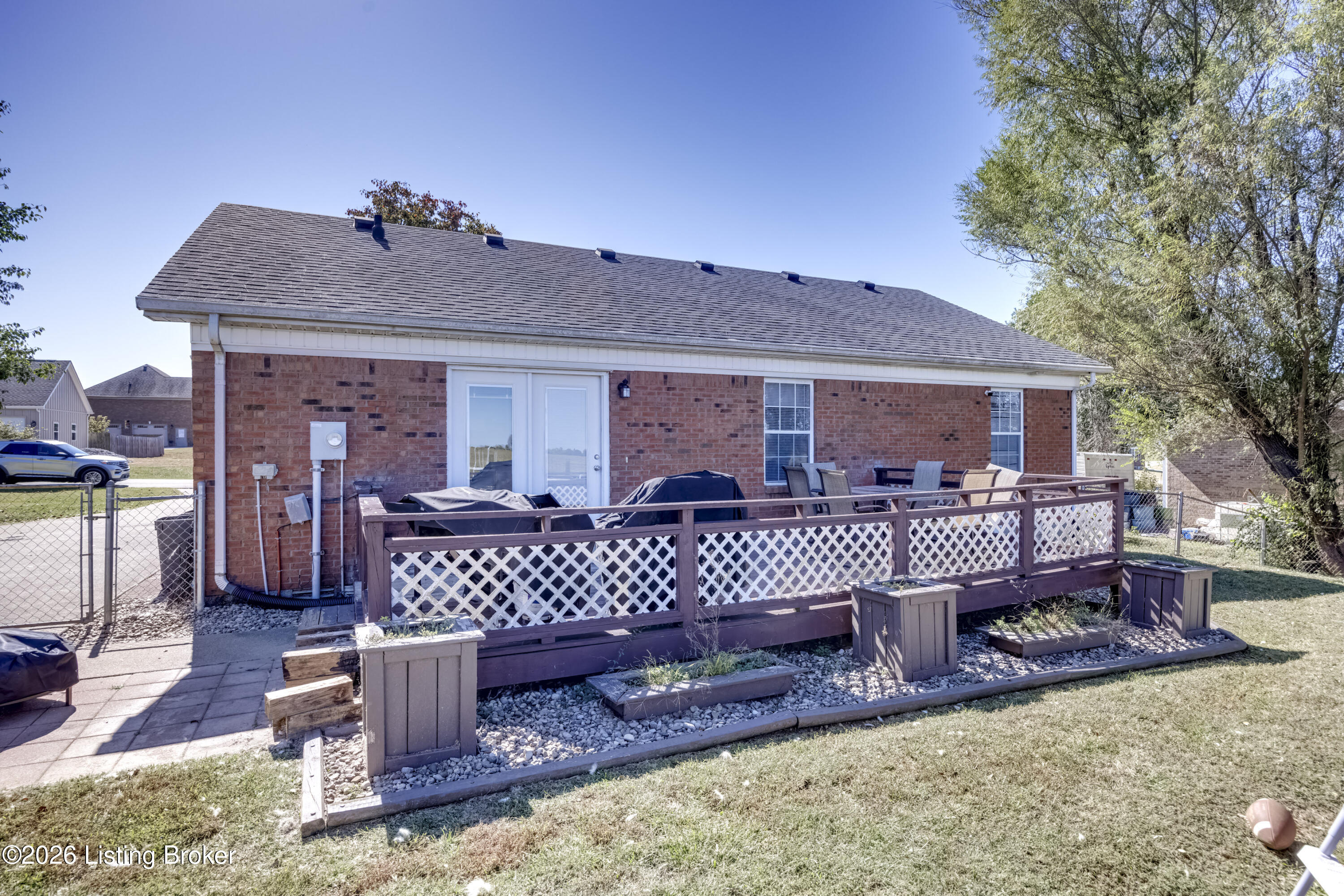 118 Benelli Dr Property Photo 10