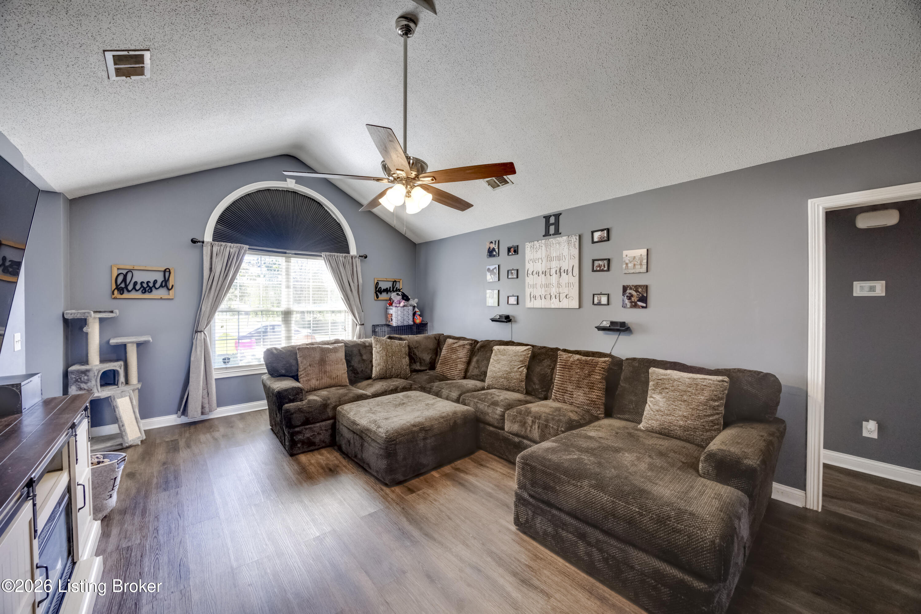 118 Benelli Dr Property Photo 28