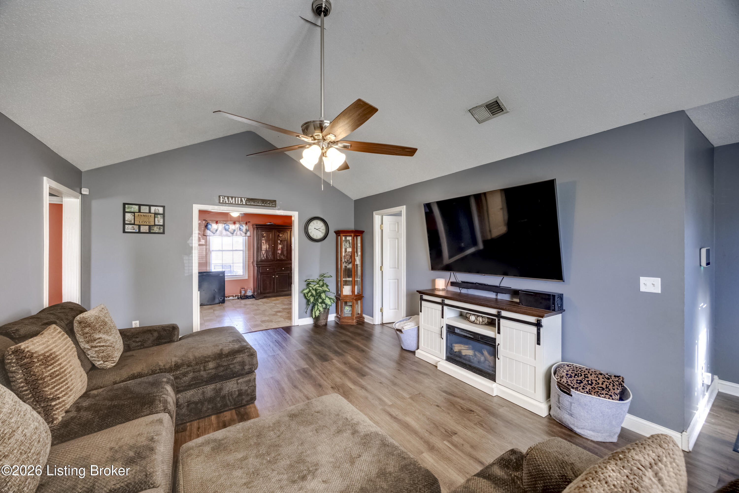 118 Benelli Dr Property Photo 29