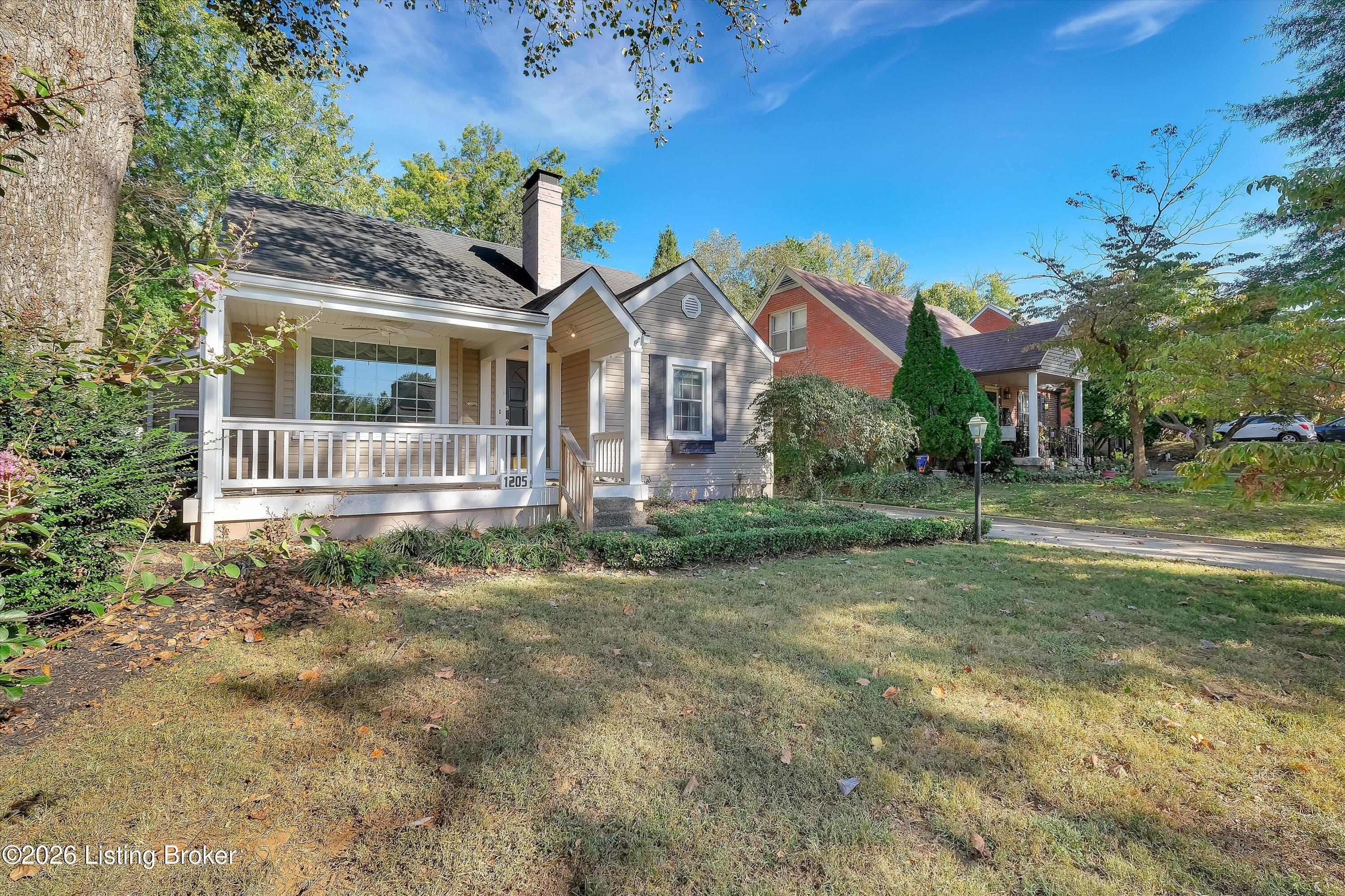 1205 Valley Dr Property Photo 8