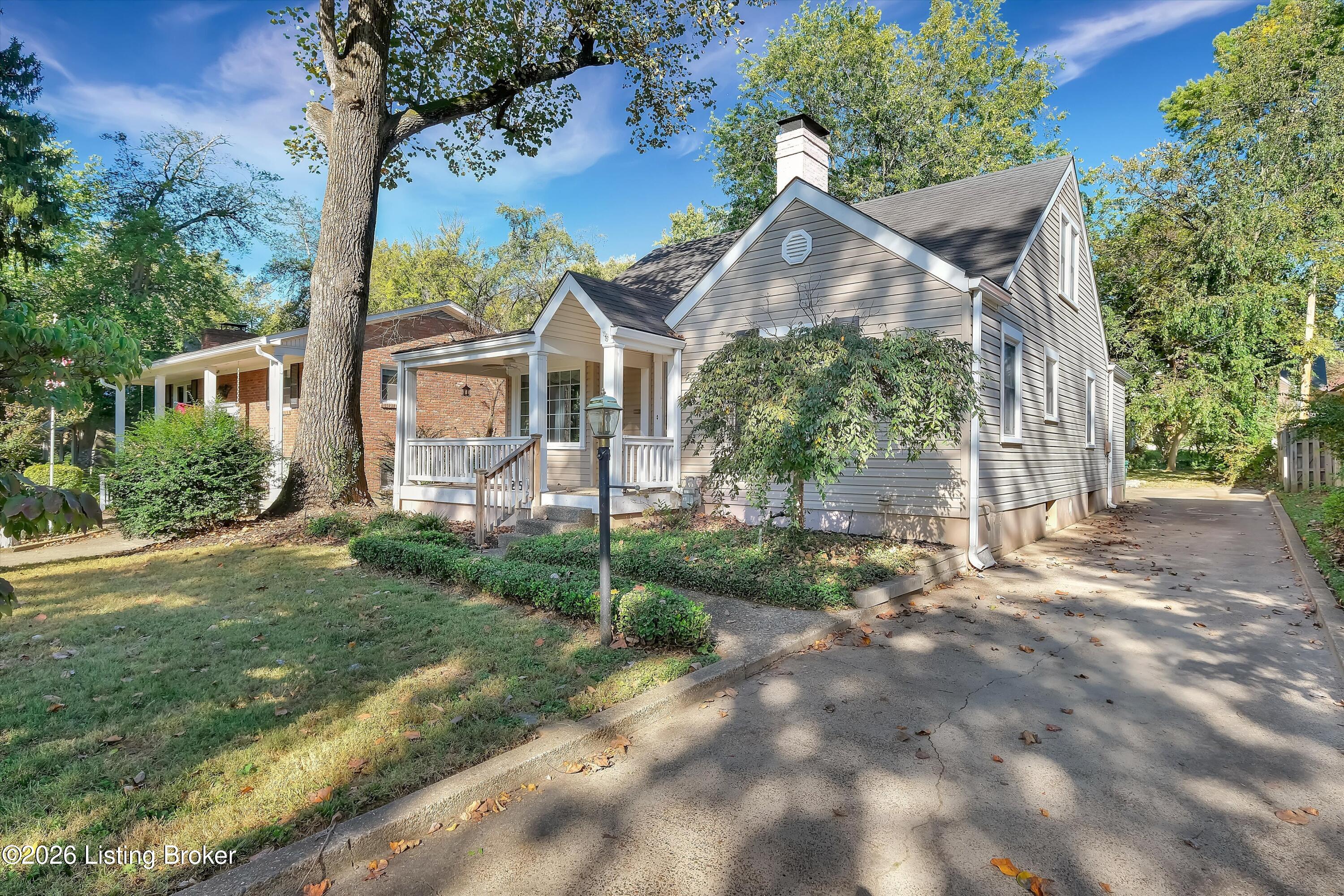 1205 Valley Dr Property Photo 9