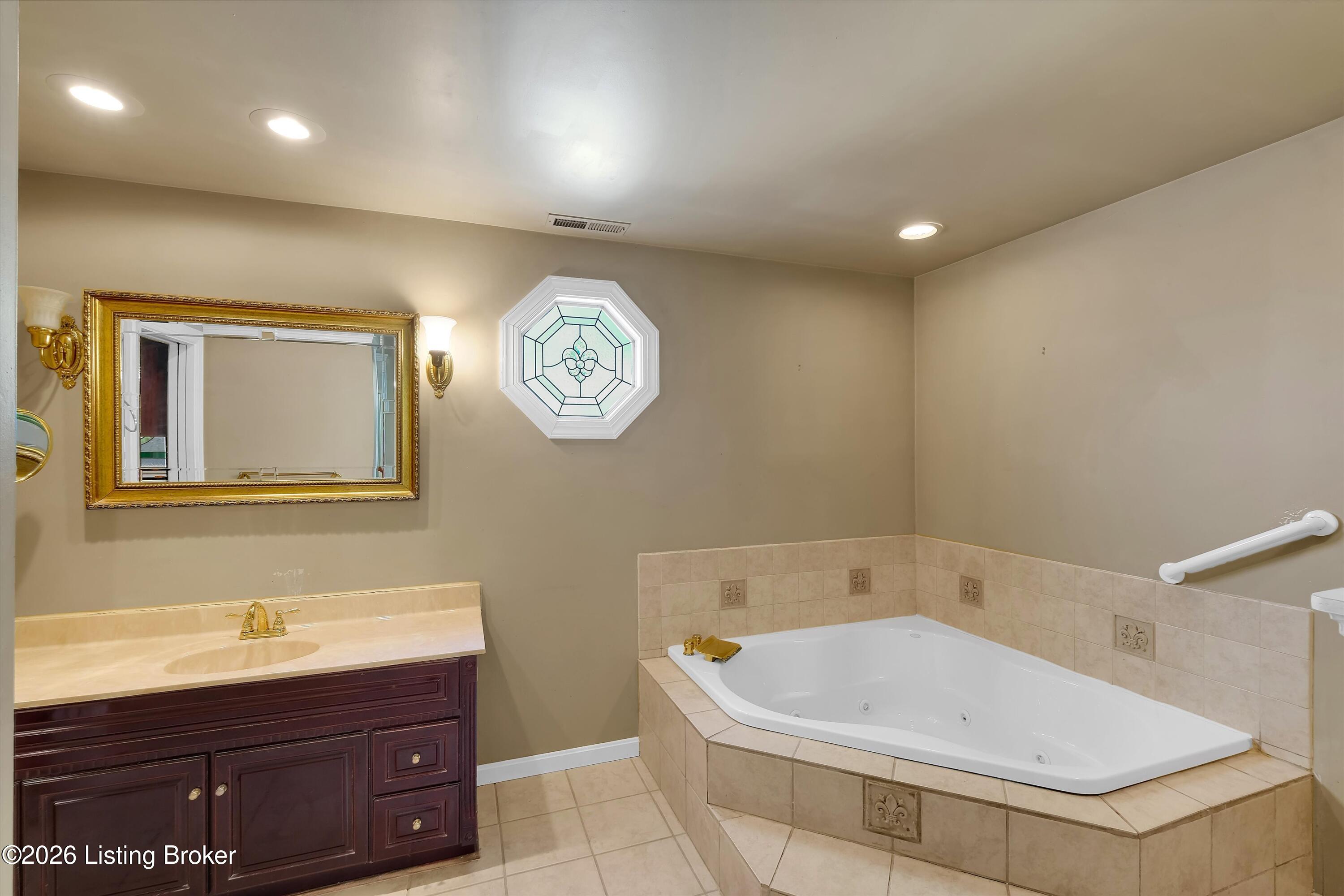 1205 Valley Dr Property Photo 25