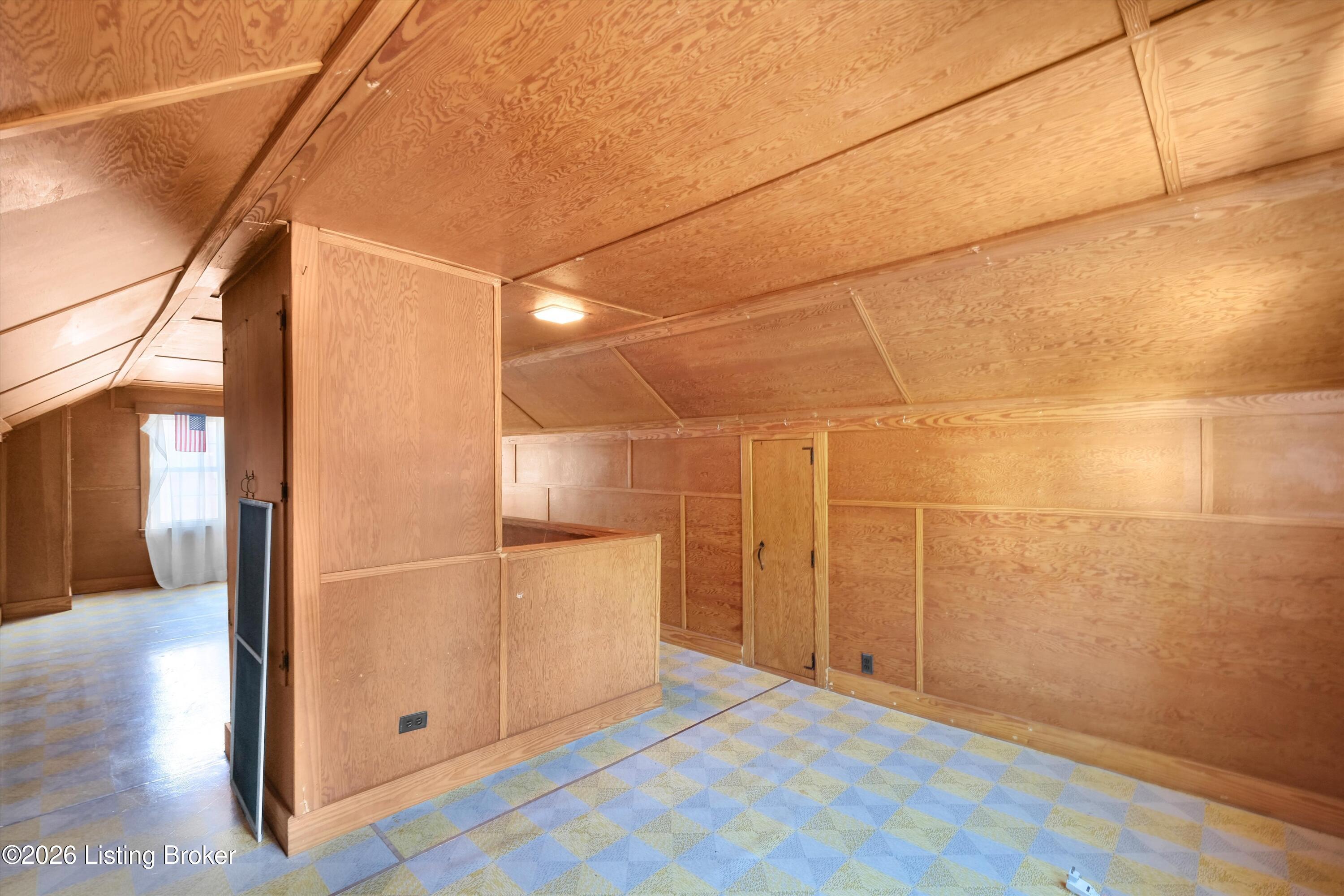 1205 Valley Dr Property Photo 36