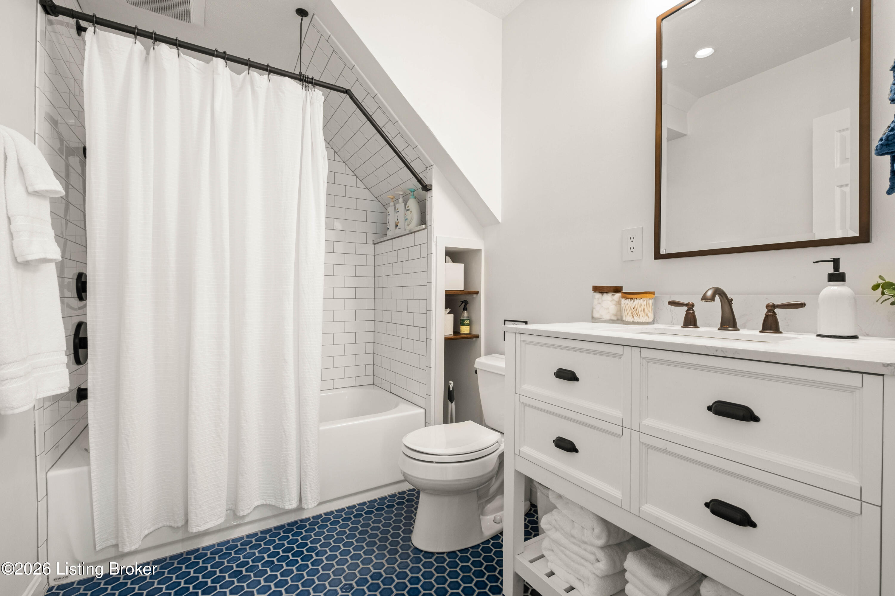 1032 Logan St Property Photo 19