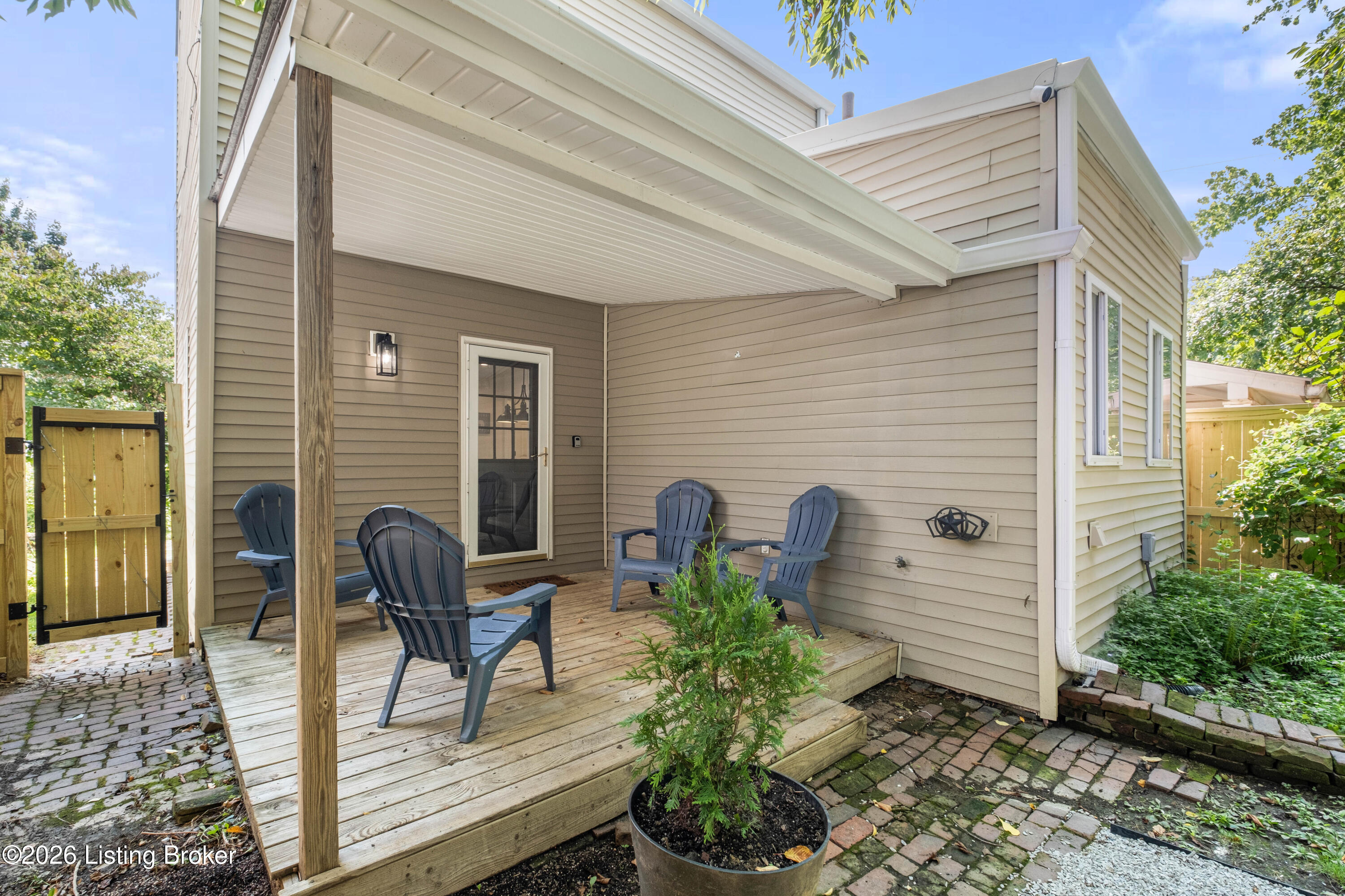 1032 Logan St Property Photo 28