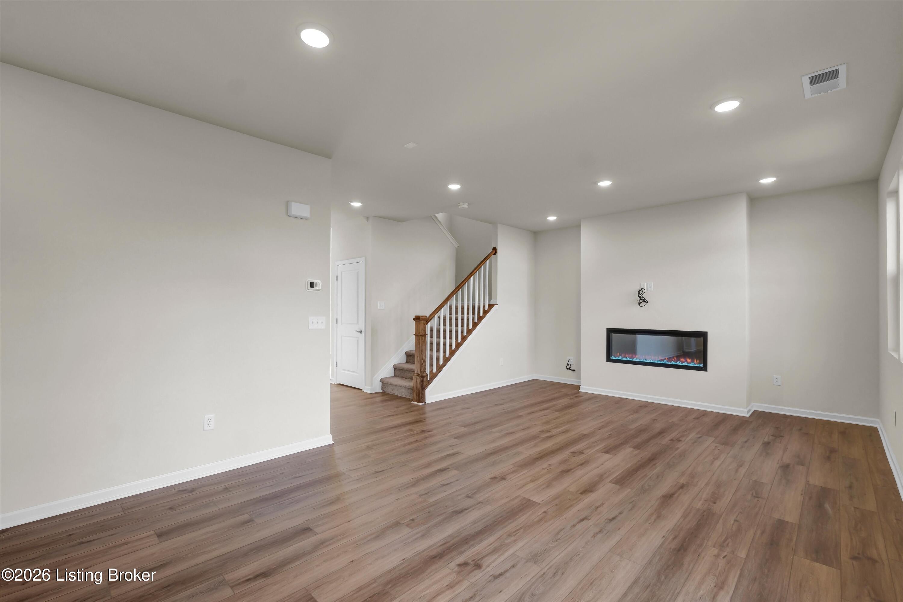 8415 Hollis View Way Property Photo 6