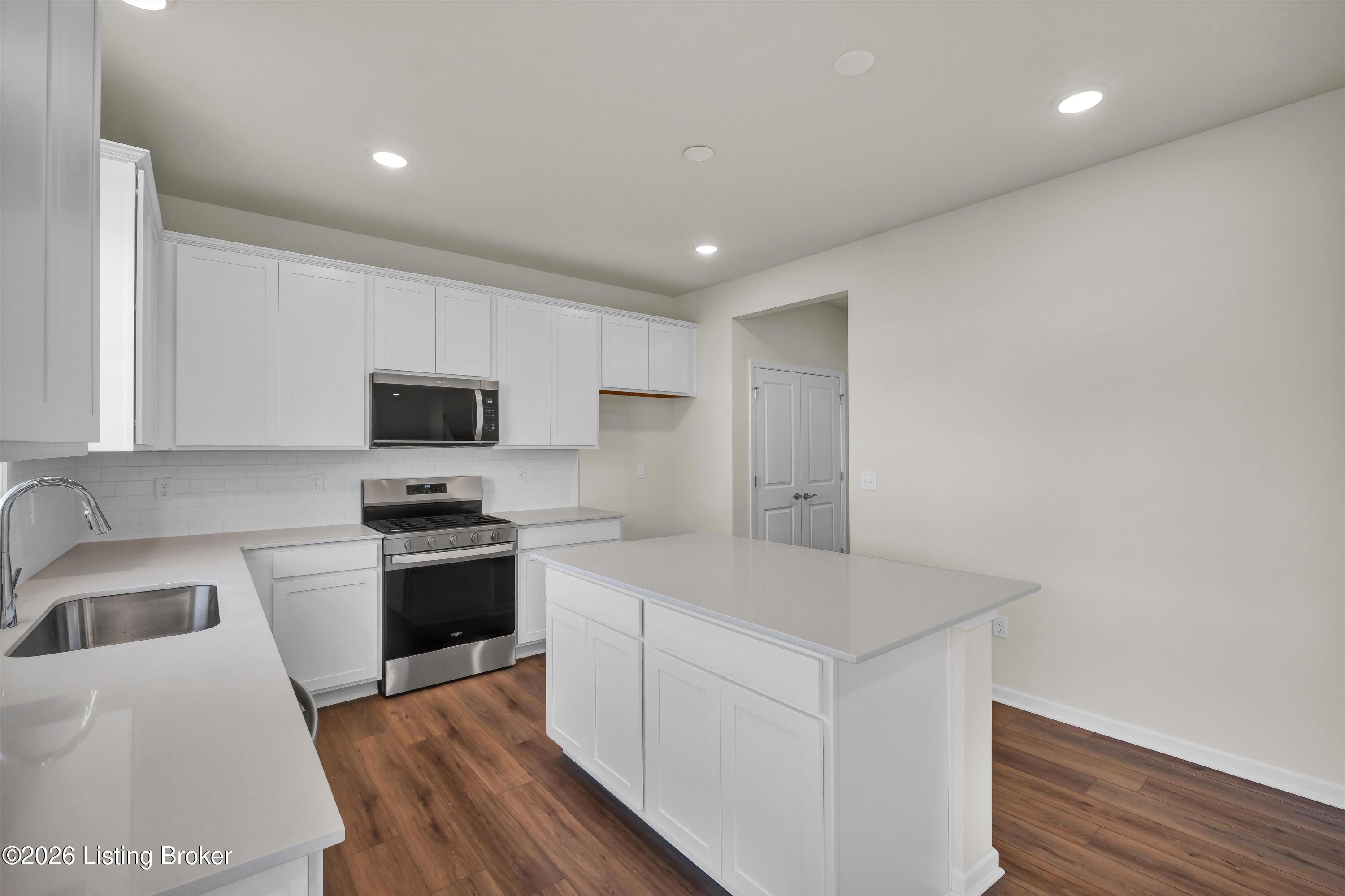 8415 Hollis View Way Property Photo 12